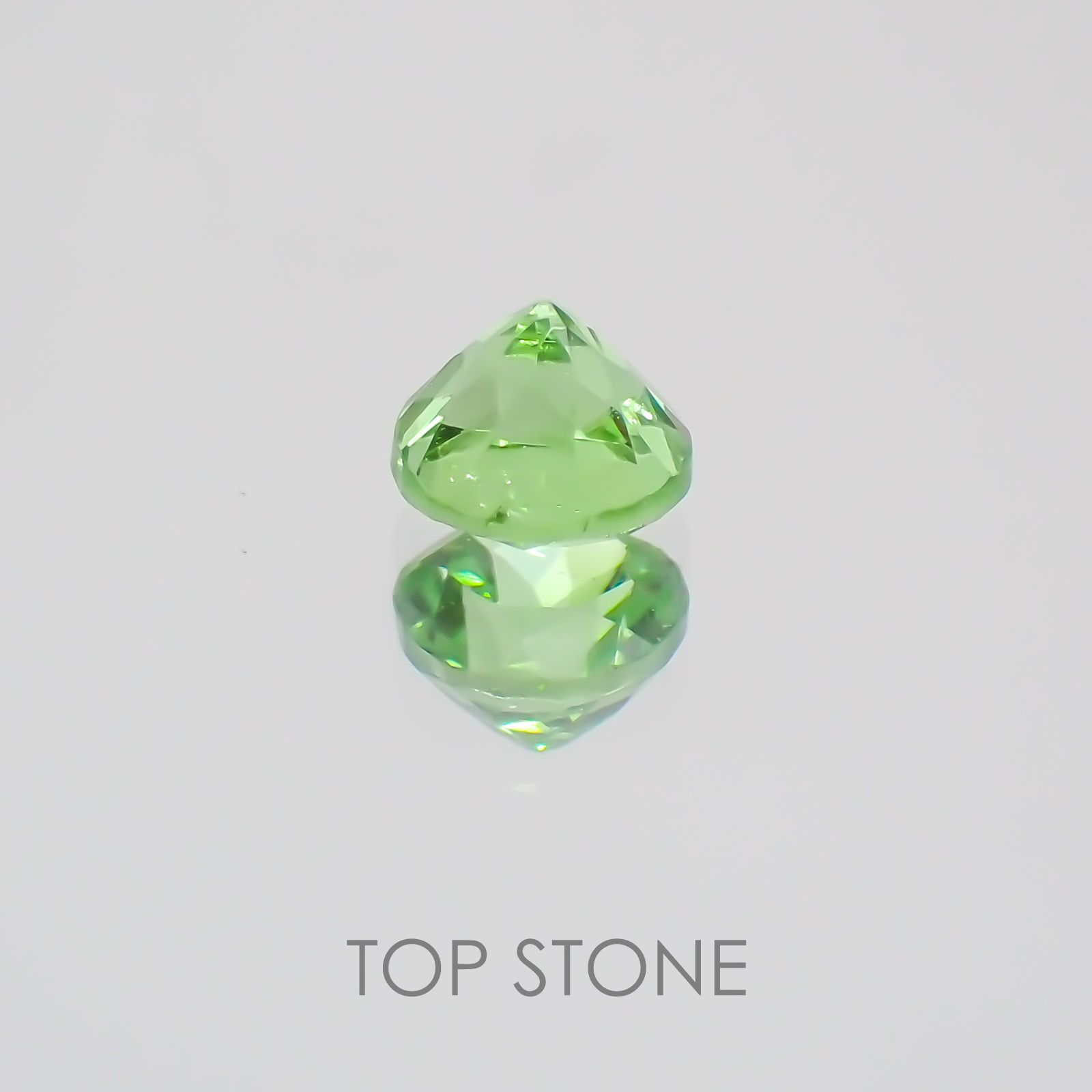 ミントガーネット タンザニア産 ルース 0.35ct[210610007]3.9×3.8mm前後