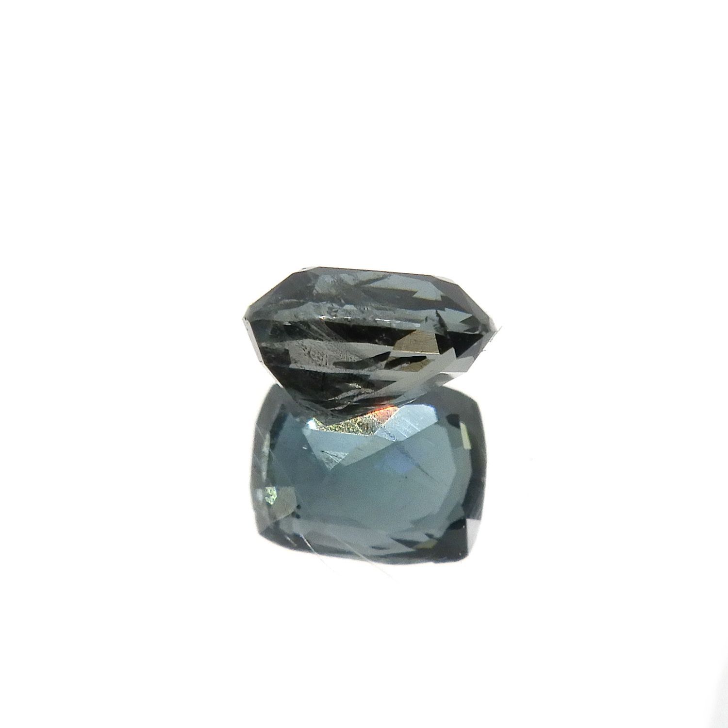 サファリン(宝石名サファリン) スリランカ産 0.30ct 識別済[210712154]4.1×3.2mm前後