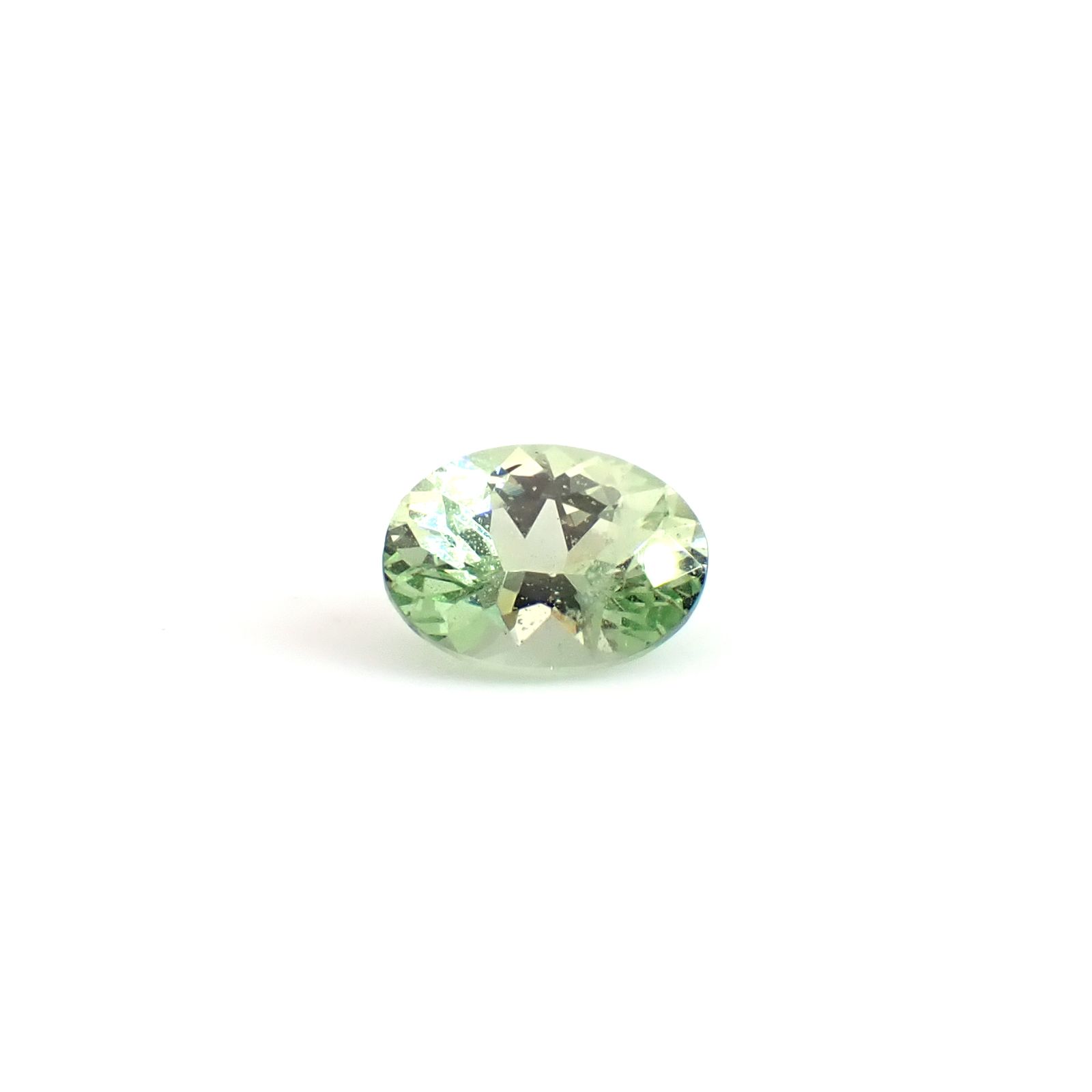 ミントガーネット タンザニア産 0.75ct / 6.5x4.8mm前後 [260932680]