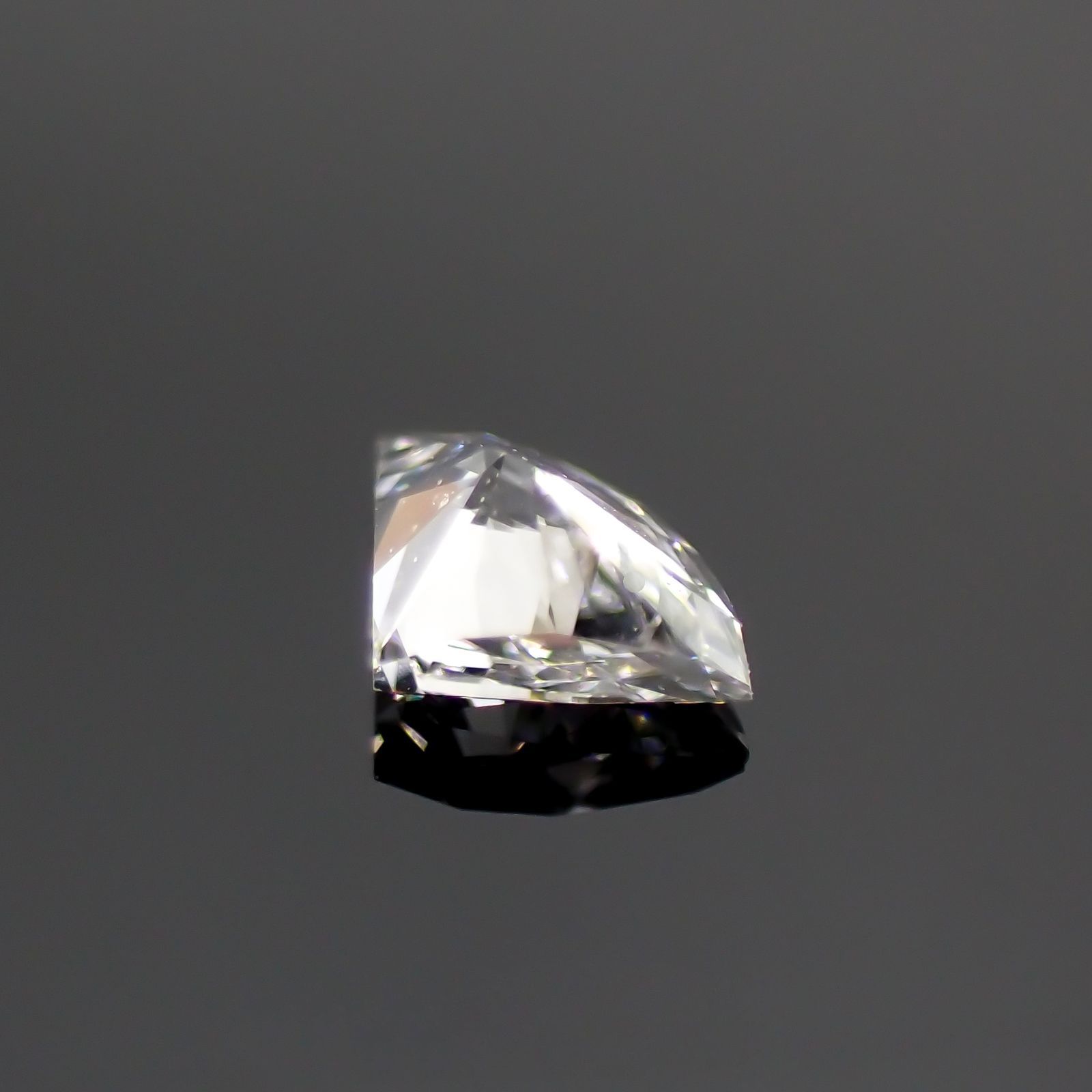 ◇ファンカット◇ダイヤモンド(宝石名ダイアモンド) 0.072ct 識別済[210913126]3.5×2.3mm前後