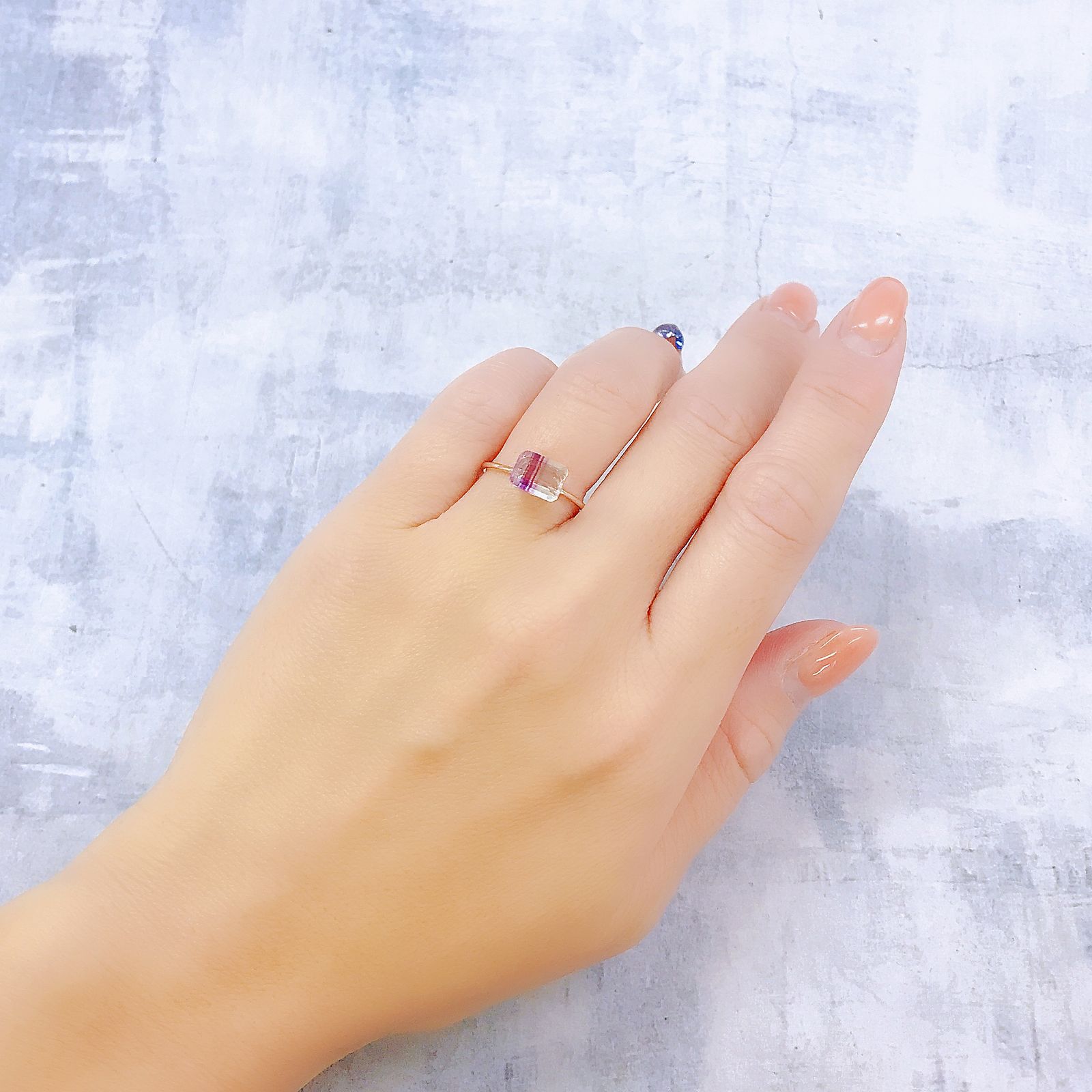 バイカラーフローライト 中国産 1.79ct[220917982]8x5.9mm前後