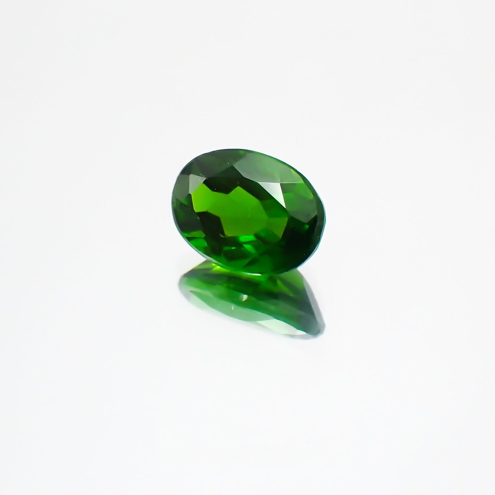 クロムダイオプサイド(宝石名クロム・ダイオプサイド)ロシア産 0.83ct 識別済[231124299]7x5.1mm前後