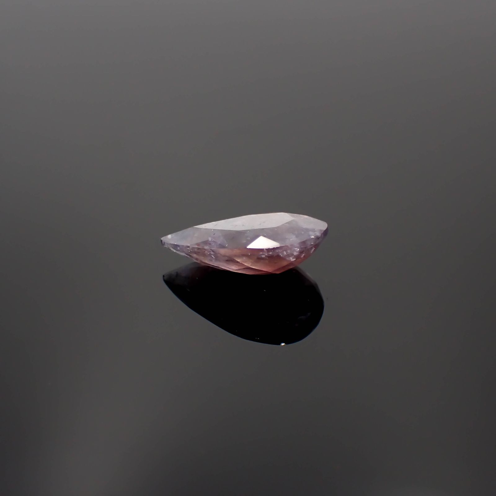 ブラッドショットアイオライト インド産 6.85ct[230622541]18.3x12.1mm前後