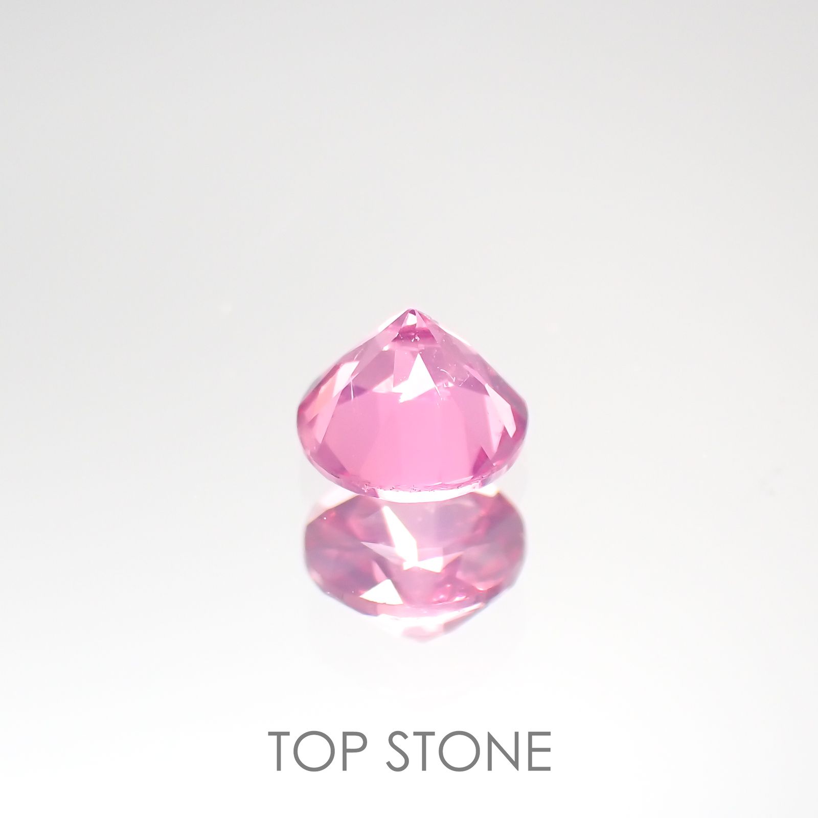 ホットピンクスピネル タンザニア産 ルース 0.33ct[210812582]4×4mm前後