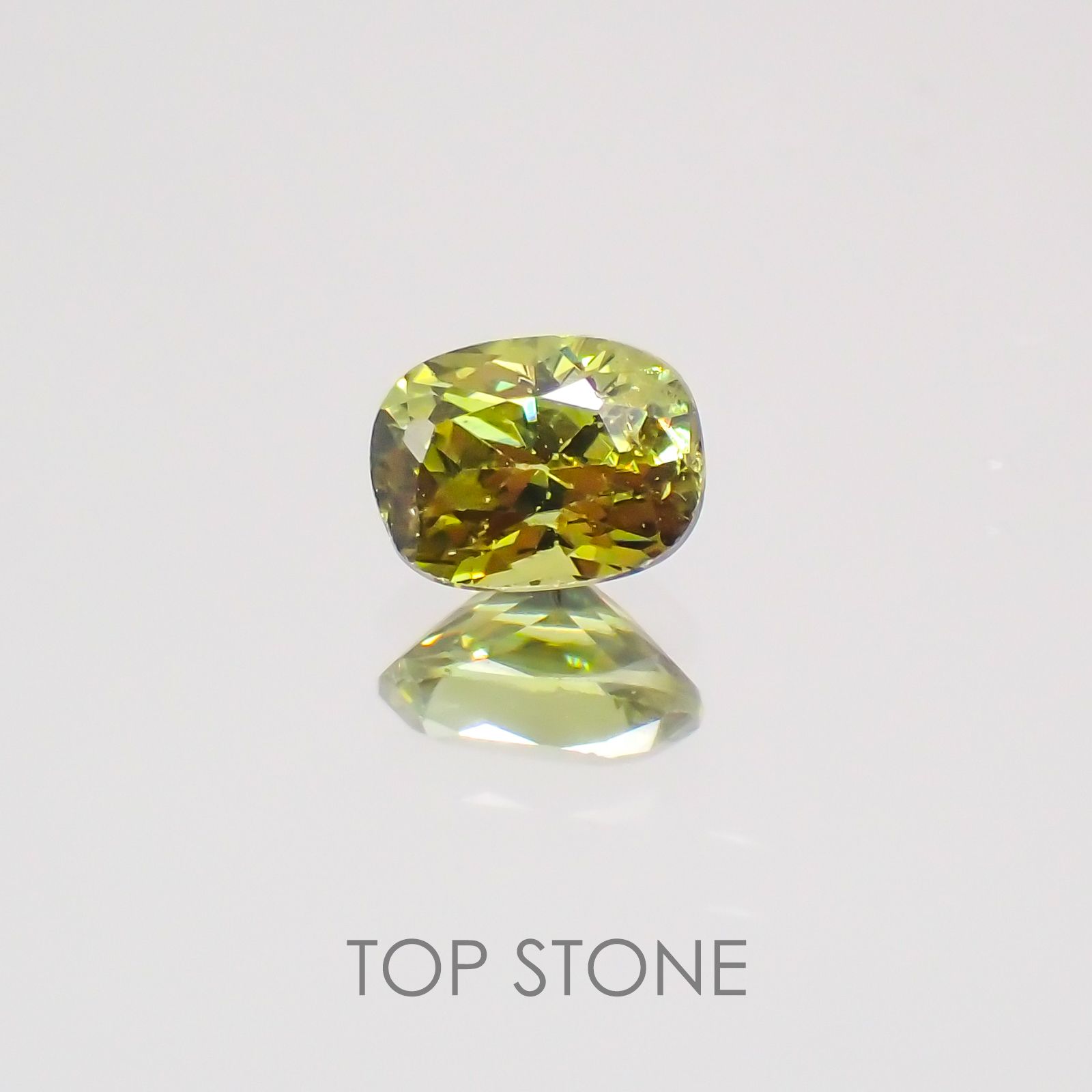デマントイドガーネット(宝石名デマントイド・ガーネット) ナミビア産 0.25ct 識別済[21029898]4.1×3.1mm前後