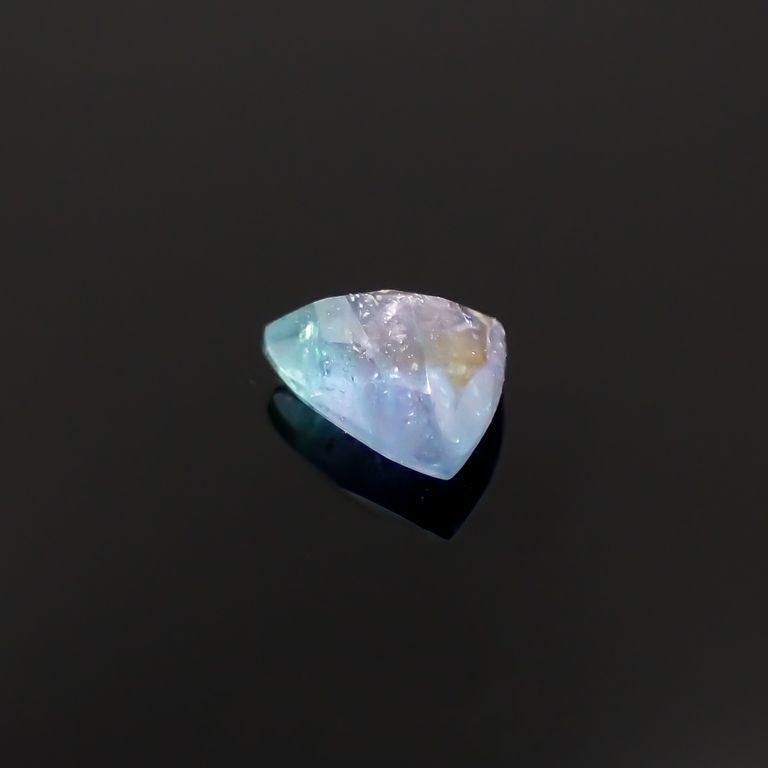 バイカラーパライバトルマリン 非加熱 ブラジル・バターリャ鉱山産 0.19ct[230220468]3.4x4.3mm前後