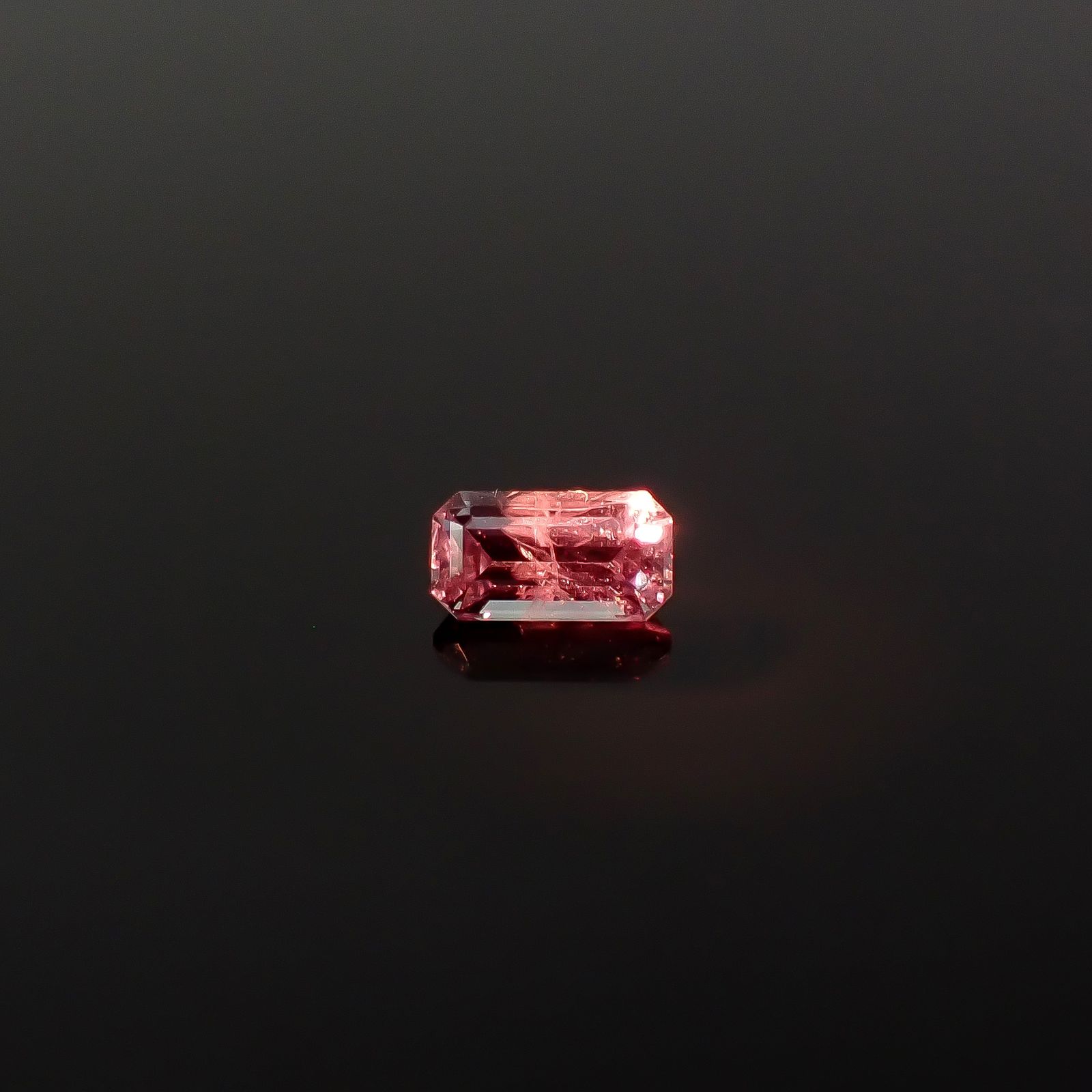 アレキサンドライト ロシア産 0.16ct / 4.1x2.2mm前後 [260532147]
