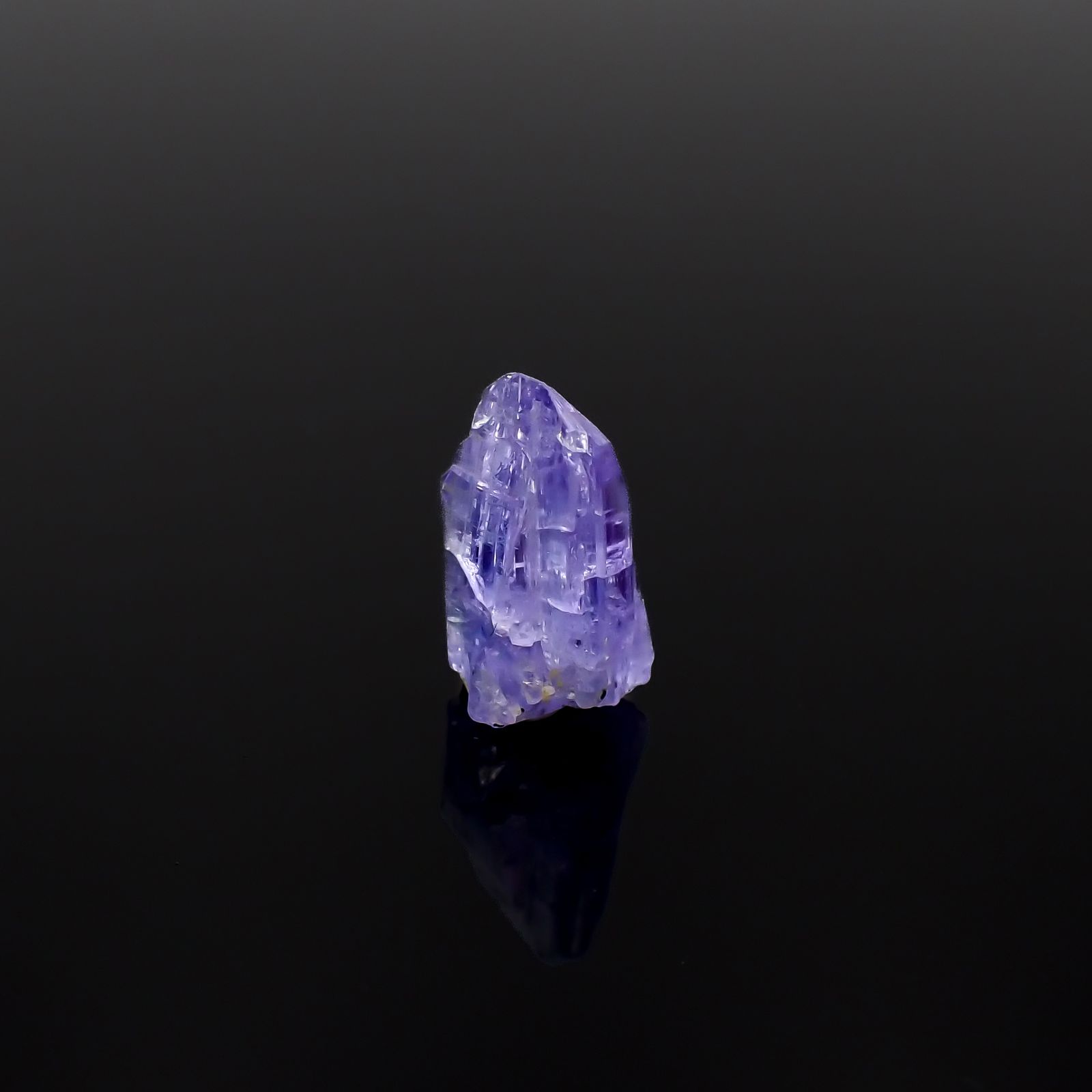 タンザナイト 原石(宝石名タンザナイト)タンザニア産 4.07ct 識別済[231224909]12.2x7.6mm前後