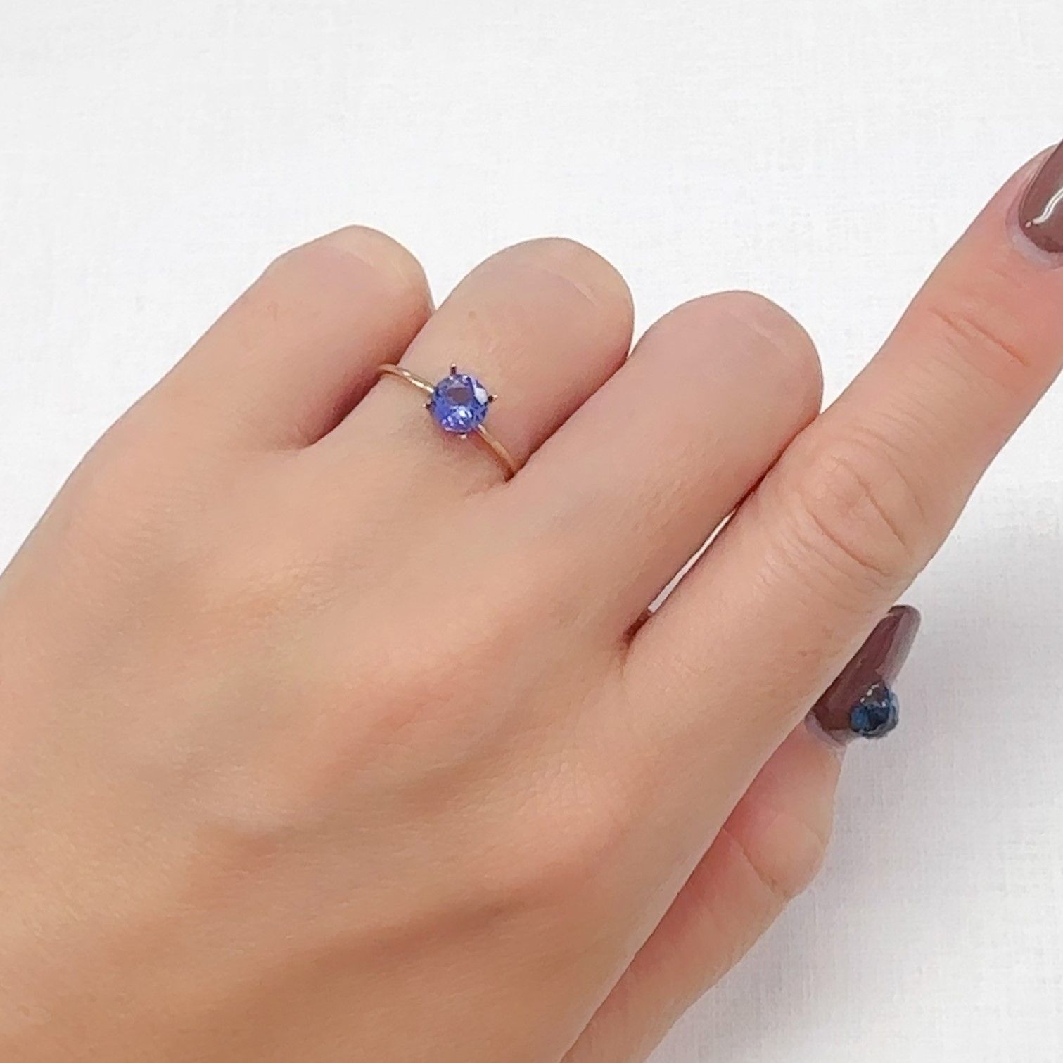 タンザナイト(宝石名タンザナイト)タンザニア産 0.65ct 識別済[240628328]5.6x5.6mm前後