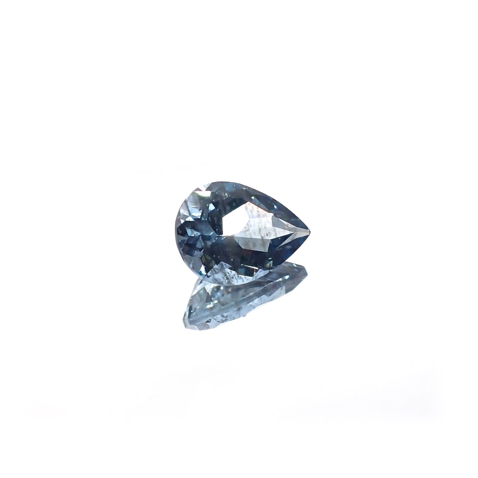 サンタマリアアクアマリン(宝石名アクアマリン) ブラジル産 0.610ct ソ付(彩珠)[210711893]7×5.1mm前後
