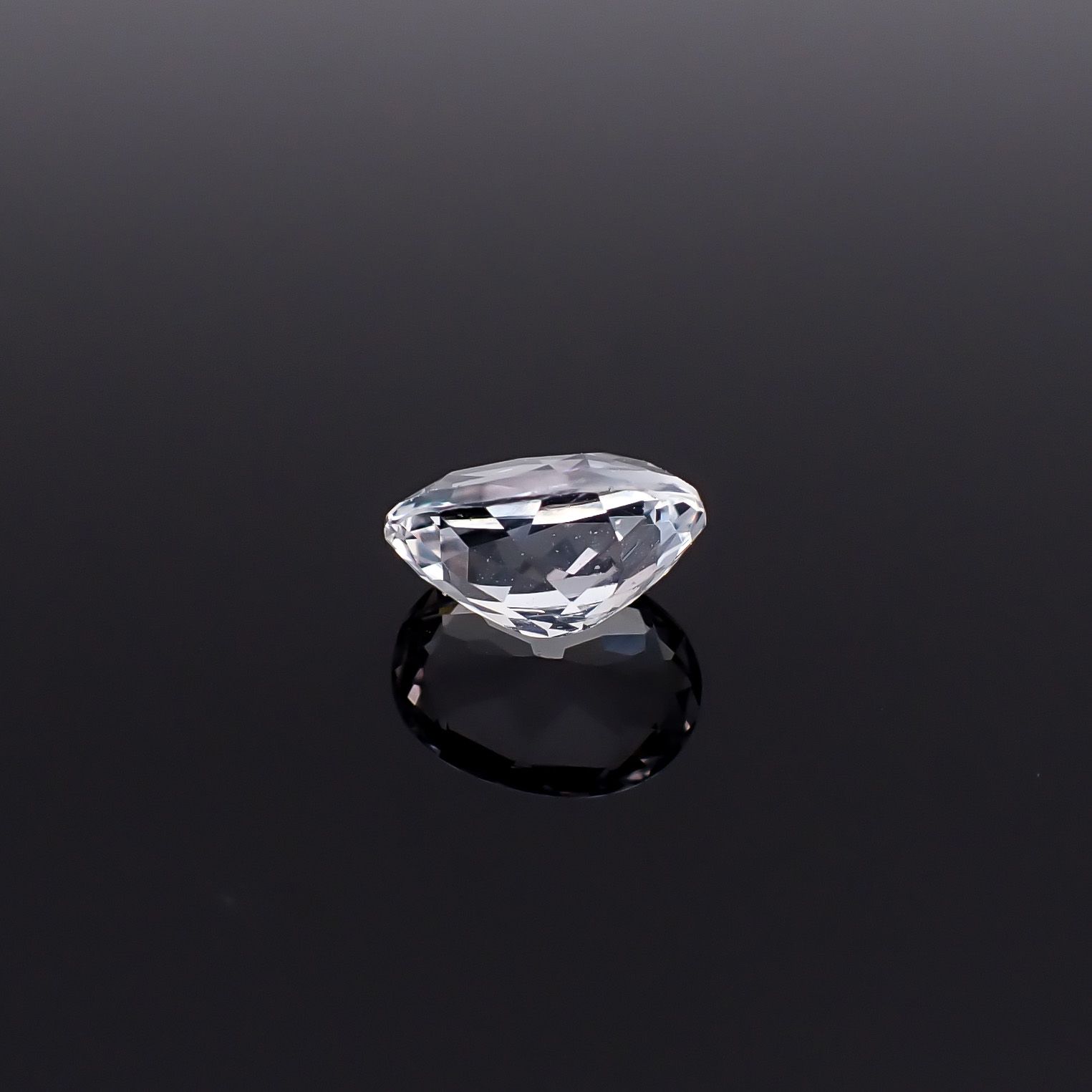 シルバーアパタイト フルオレッセンス アフリカ産 識別済 1.09ct / 7.4x5.5mm前後 [260632513]