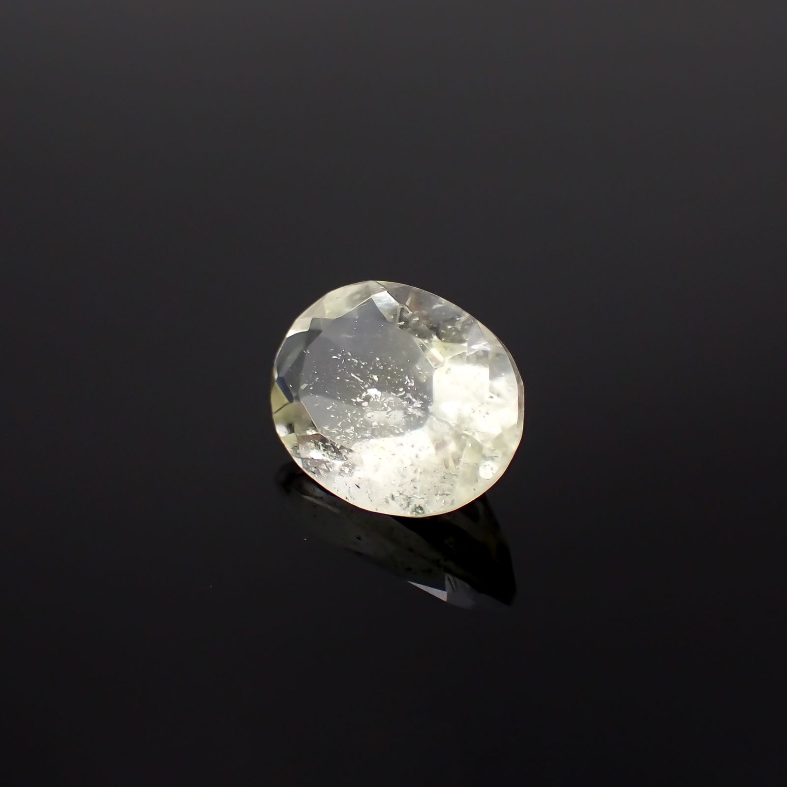 リビアングラス 発見地：エジプト・リビア砂漠 2.20ct[221018189]10.7x8mm前後
