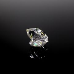 オイルインクォーツ原石 パキスタン産 4.55ct / 10.9x11mm前後 [240828663]