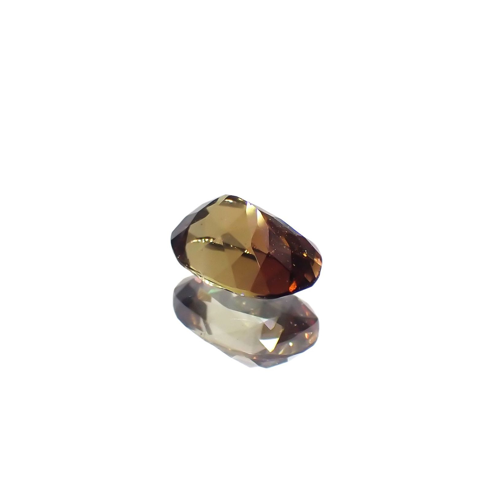 バイカラーアンダリュサイト スリランカ/マダガスカル産 0.63ct[230421600]6.5x4.4mm前後
