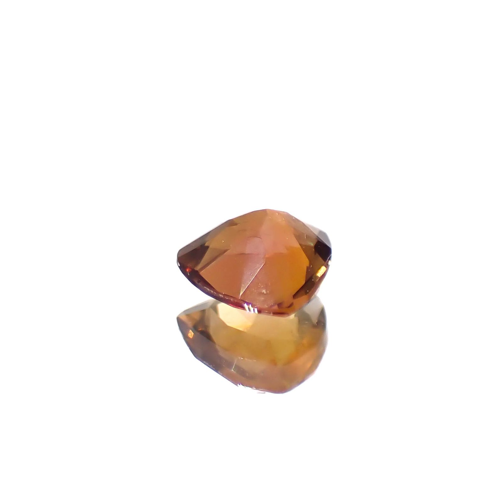 ゴールデンアイオライト マダガスカル産 0.28ct[240527667]4.6x4.6mm前後