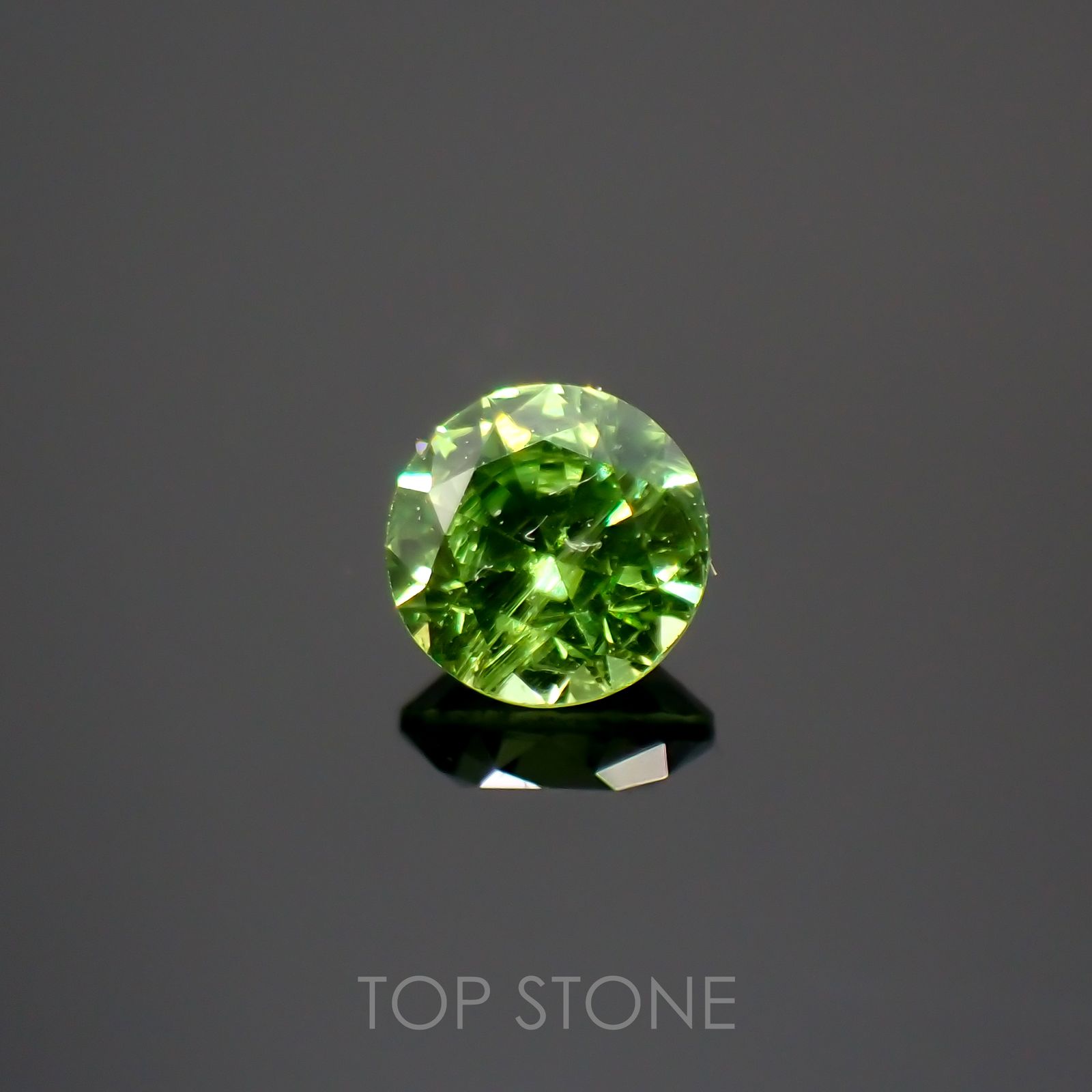 デマントイドガーネット(宝石名デマントイド・ガーネット)ロシア産 0.14ct 識別済[220616483]2.9x2.9mm前後