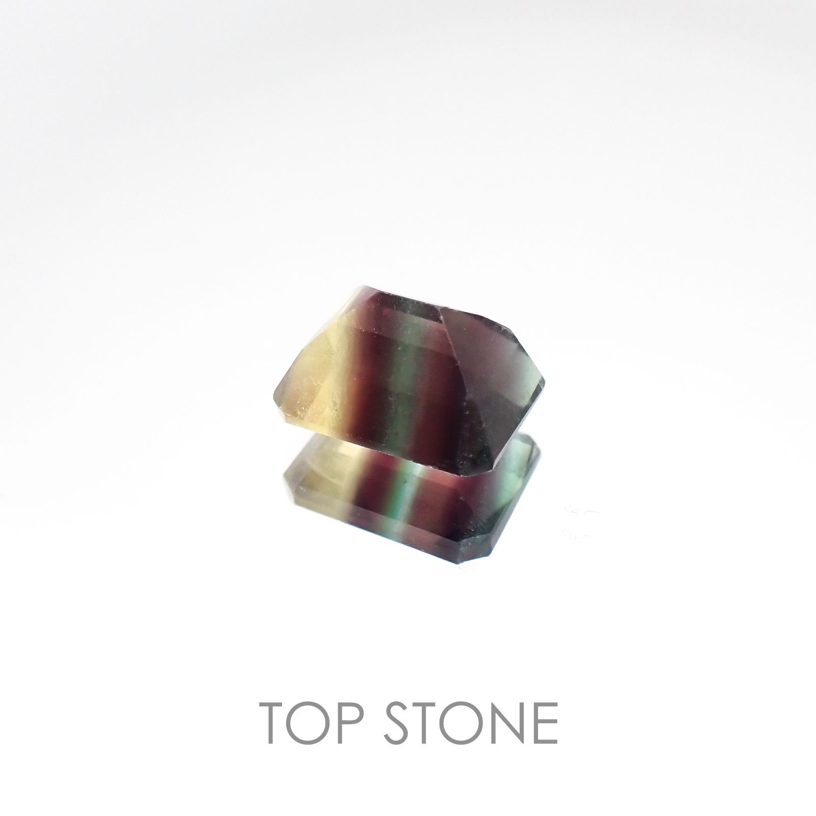 バイカラーフローライト ブラジル産 ルース 2.97ct[20107069]8.9×7.1mm前後