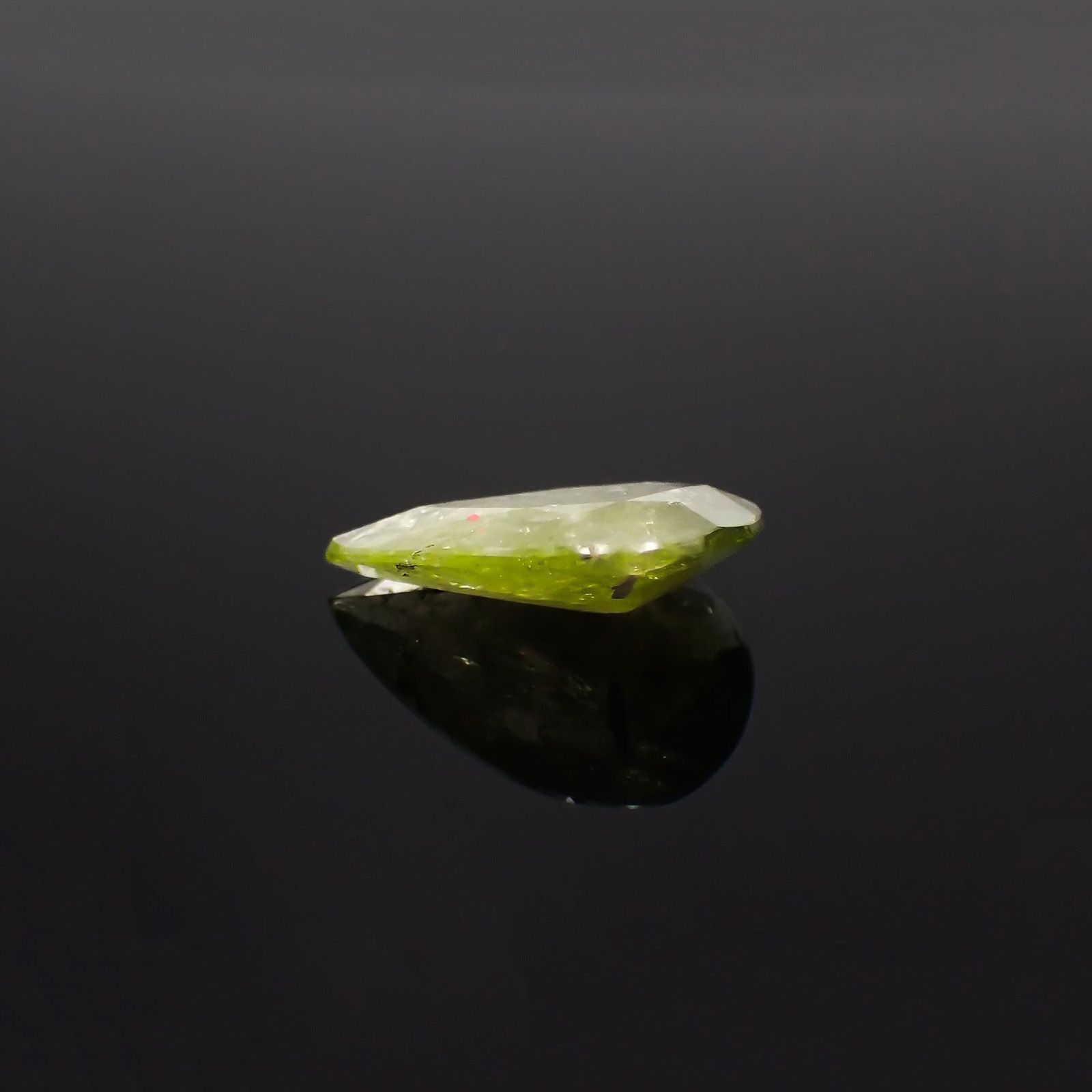 イリデッセンスクロムトルマリン(宝石名トルマリン)ケニア産 識別済 5.47ct / 16.7x12.6mm前後 [221119088]