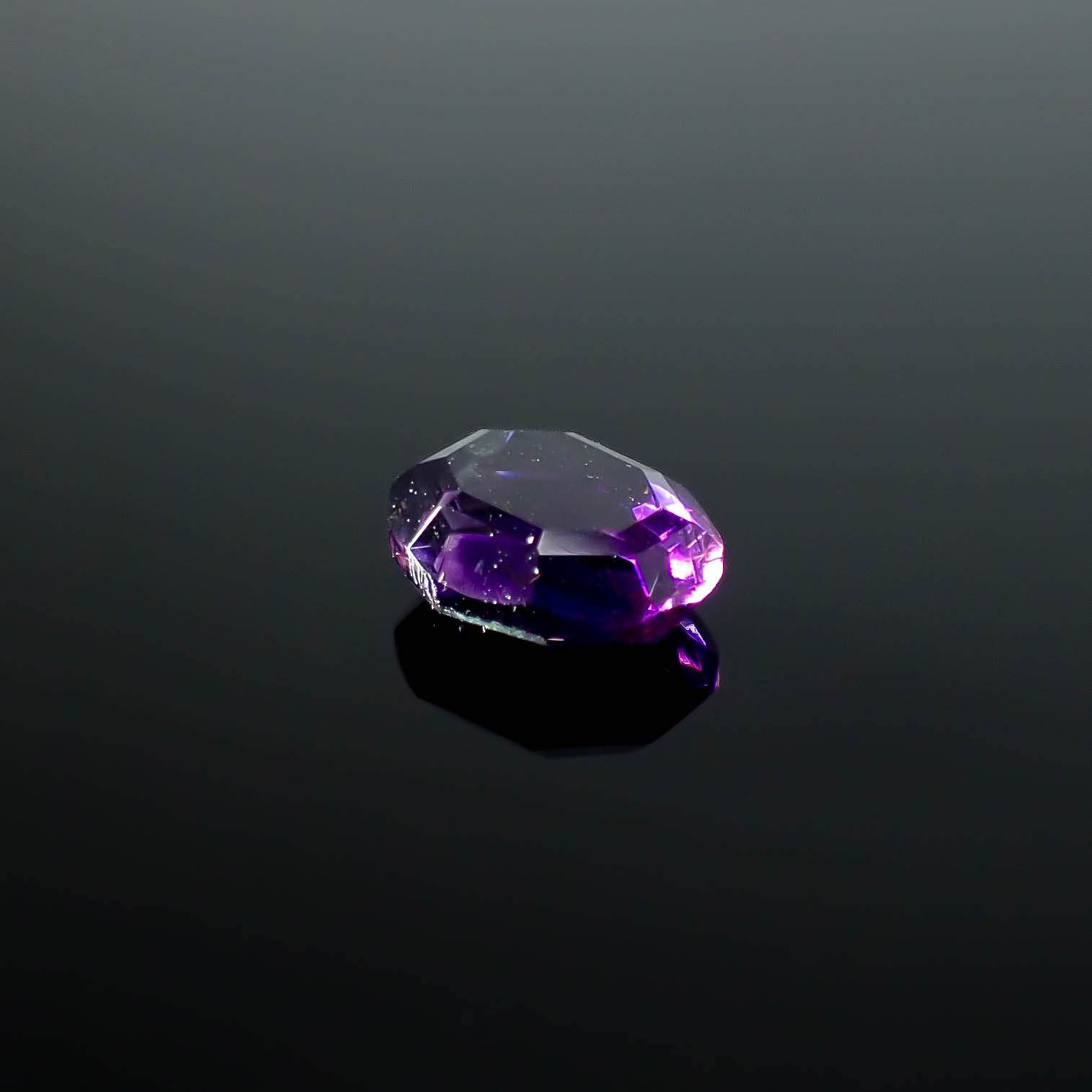 ◇リバーシブル・カスタムカット◇アメジストエレスチャル ナイジェリア・カラバル産 0.95ct [250730859]7.3x6mm前後