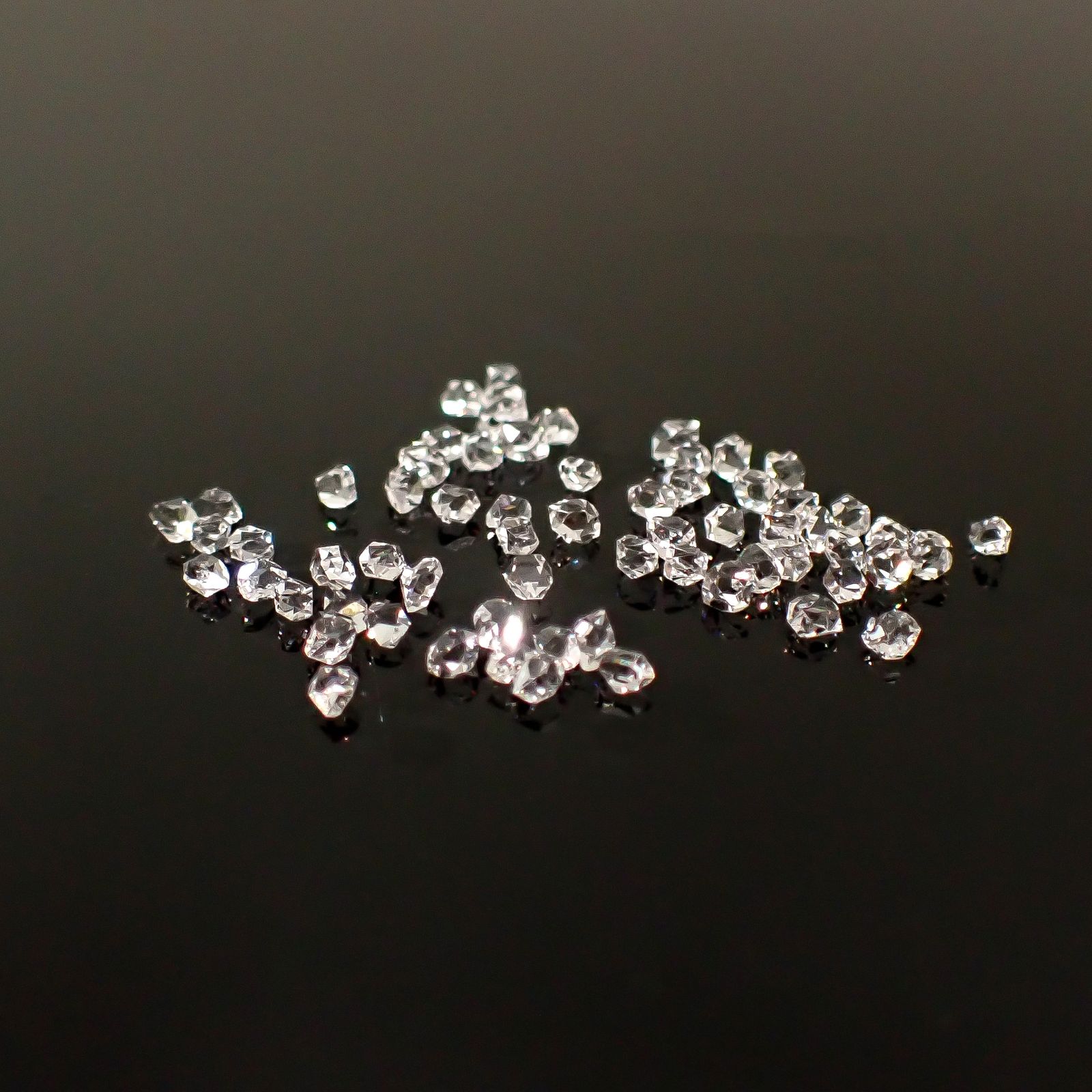 ◇メレセット◇ハーキマーダイヤモンド 原石 アメリカ・ニューヨーク州産 1.75ct / 1.7-2.5x1.2-1.7mm前後 [260231703]