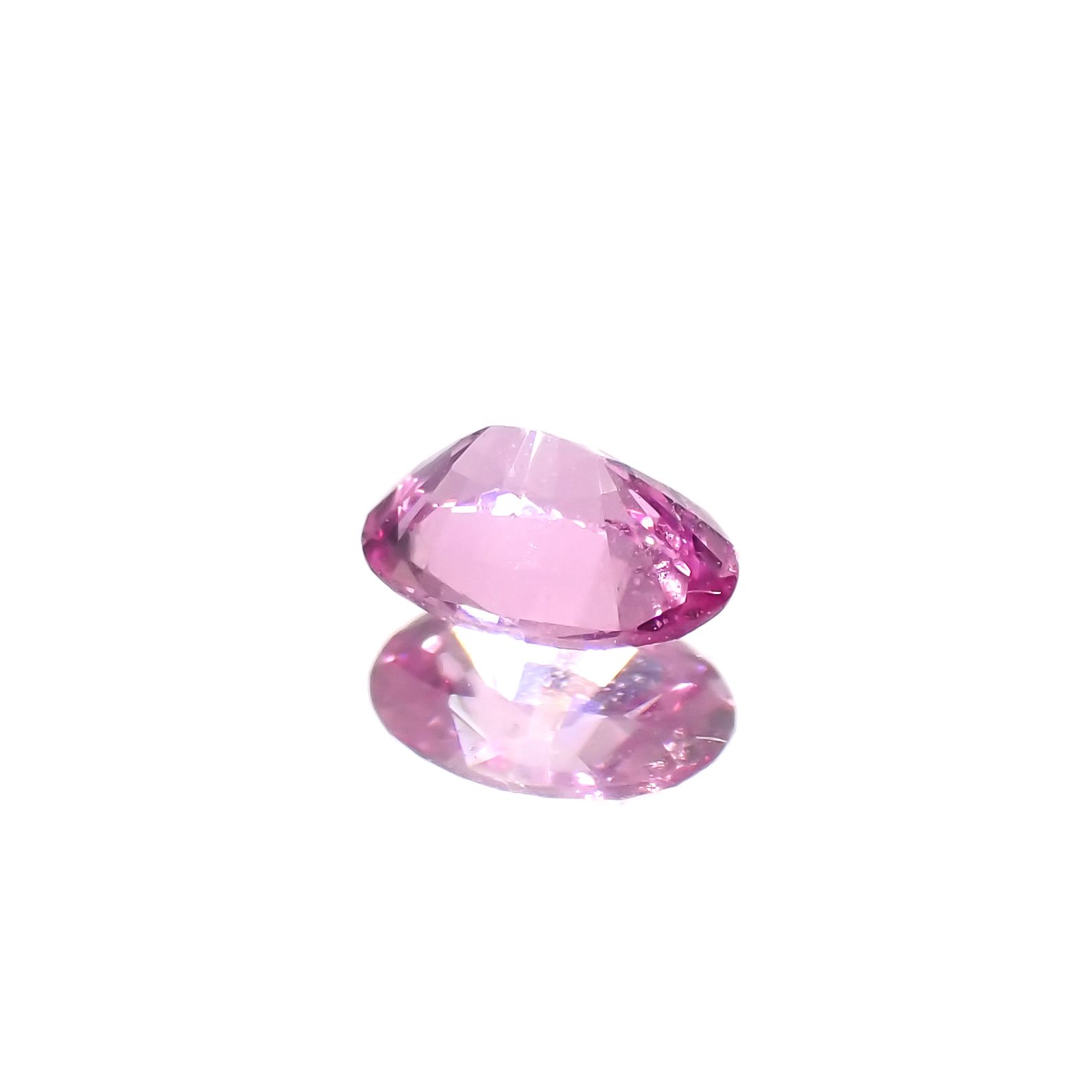 ネオンピンクサファイア スリランカ産 0.18ct[230421525]3.9x2.9mm前後