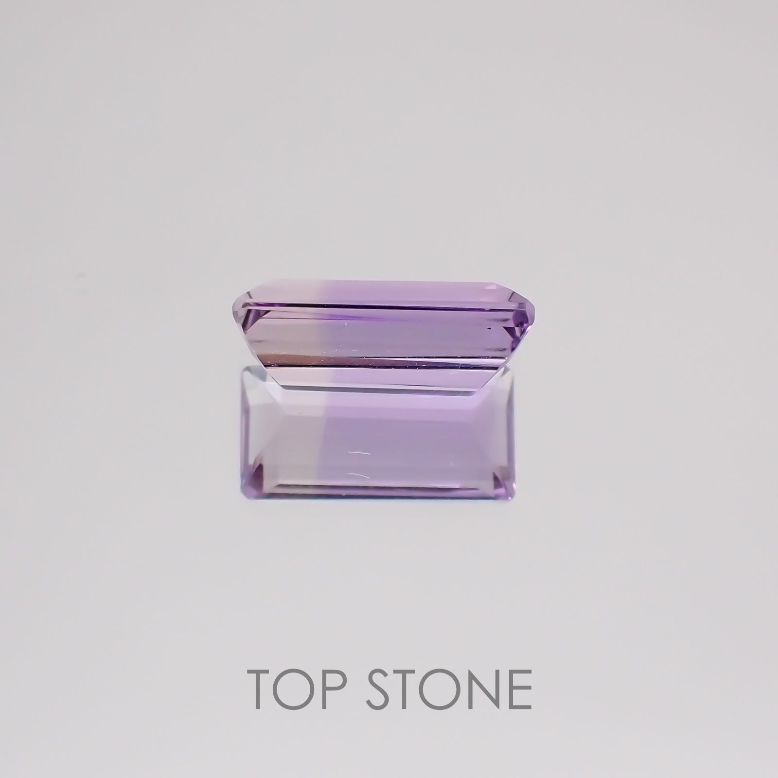 アワーグラスアメジスト(宝石名バイカラー・クォーツ) モロッコ産 2.59ct 識別済[21038595]11.9×6mm前後