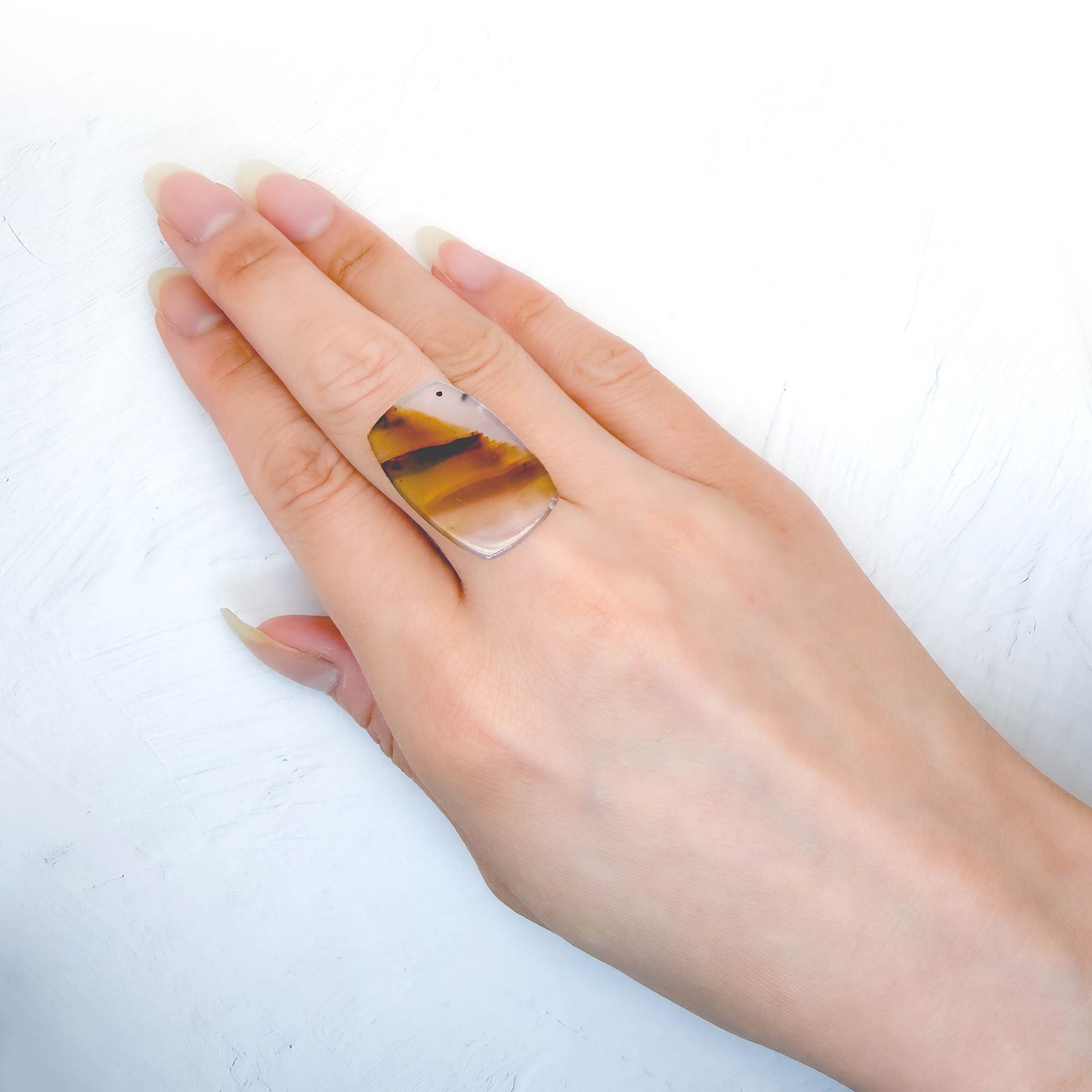 モンタナアゲート アメリカ・モンタナ州産 11.88ct / 25.8x16.9mm前後 [260832759]