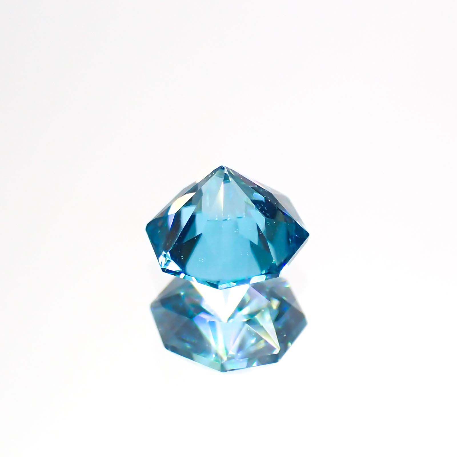 ◇オクタゴンカット◇ブルージルコン(宝石名ジルコン)カンボジア産 0.76ct 識別済[220113997]5x4.9mm前後