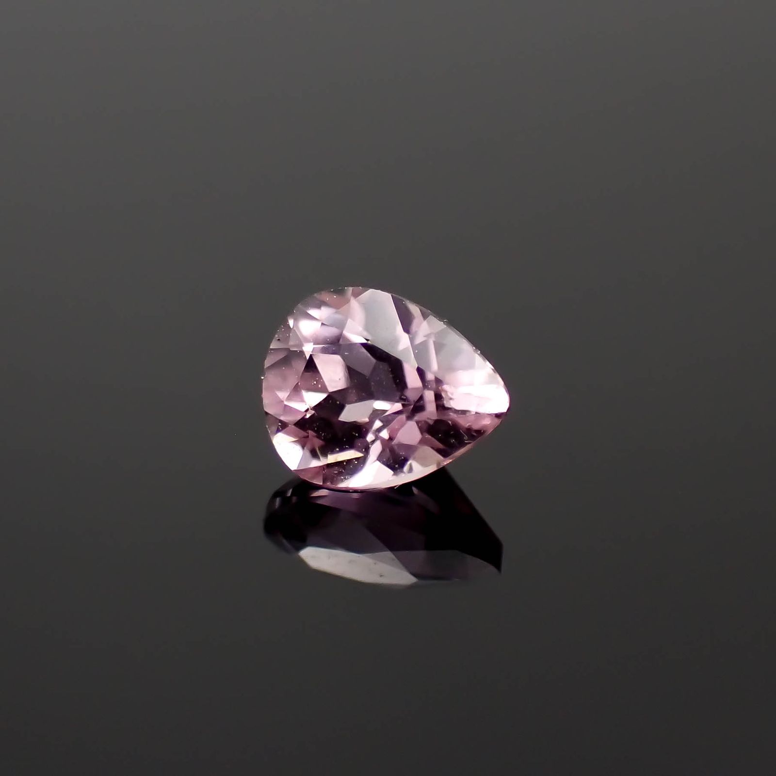 カラーシフト ピンクダイアスポア アフガニスタン産 0.41ct[240326985]5x4mm前後