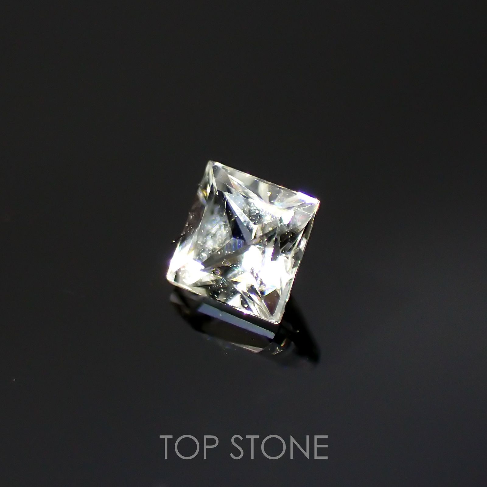 ◇プリンセスカット◇リューコガーネット(宝石名ホワイト グロッシュラー・ガーネット)ビルマ産 0.20ct 識別済[220115447]3x3mm前後