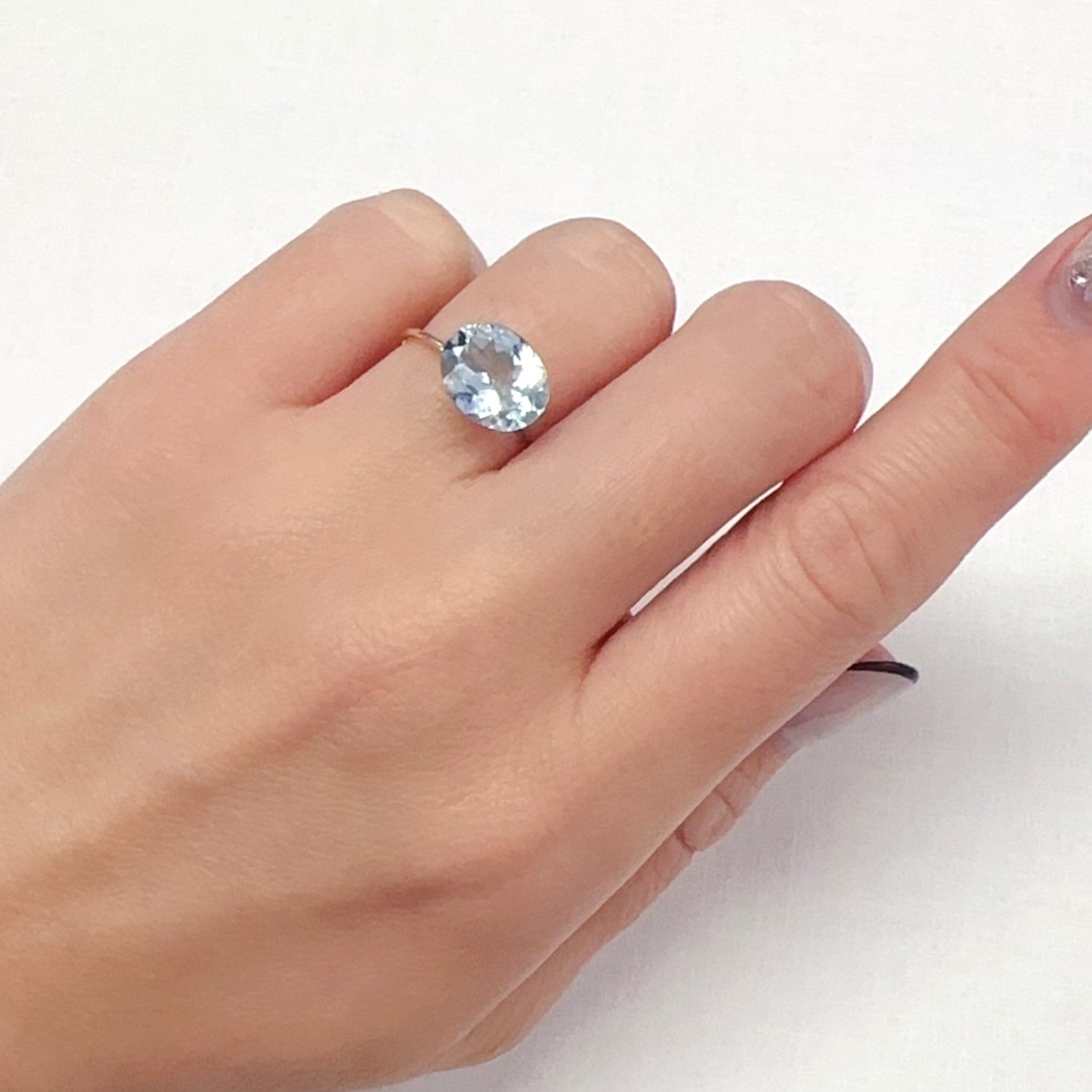 アクアマリン モザンビーク産 2.57ct[240125405]10.8x8.8mm前後