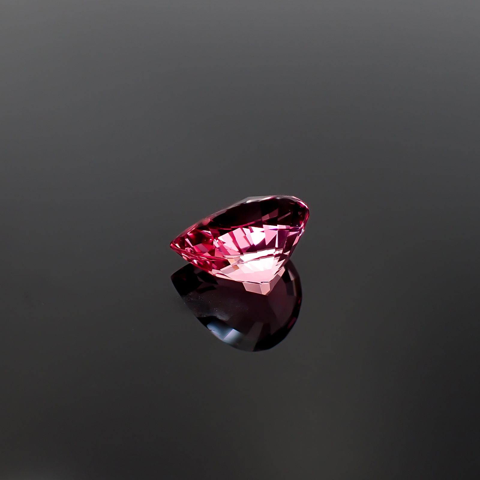 ピンクスピネル タンザニア産 7.04ct / 13.7x10.9mm前後 [260632493]