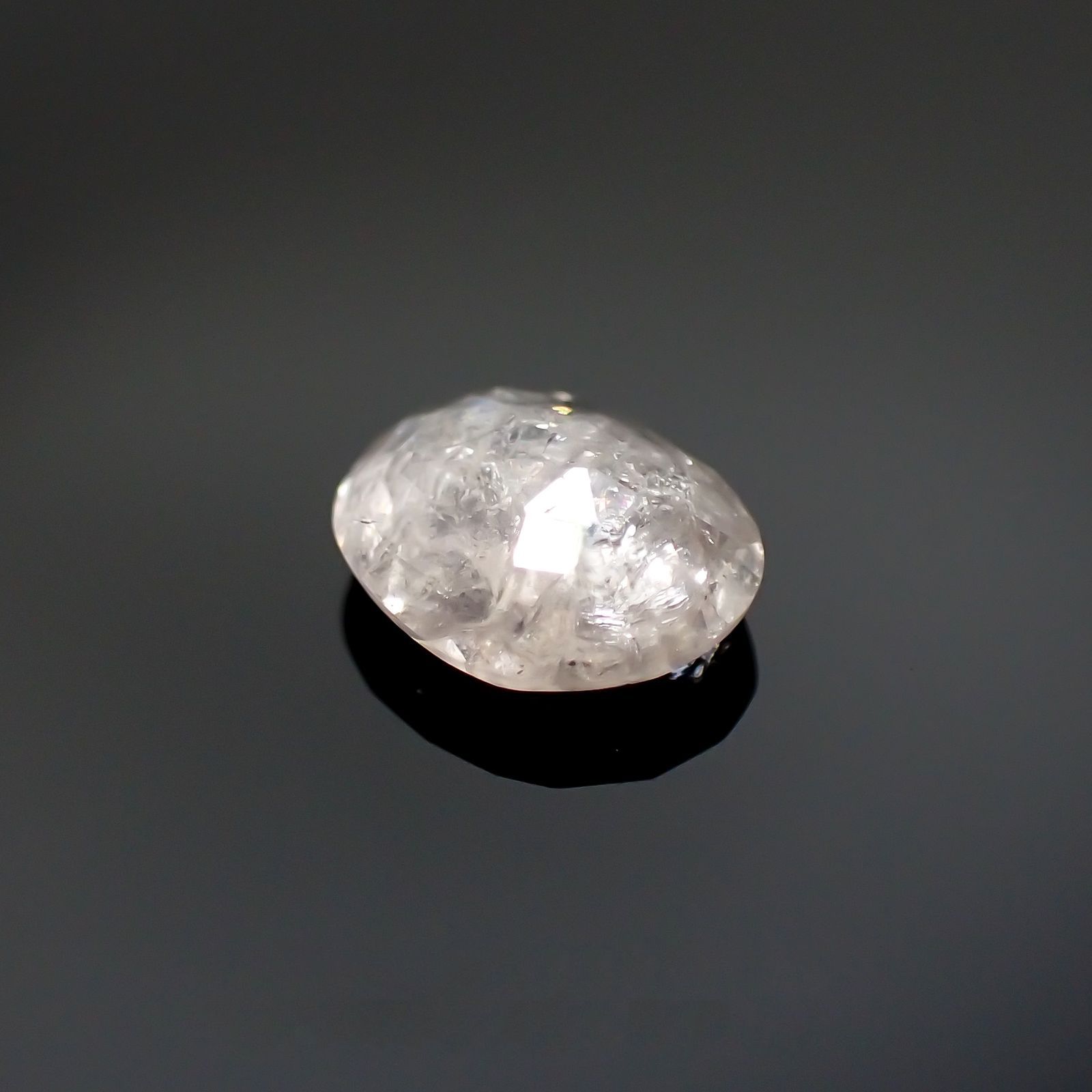 ターフェアイト(宝石名ターフェアイト)スリランカ産 1.004ct ソ付(彩珠)[231023782]7x5.8mm前後