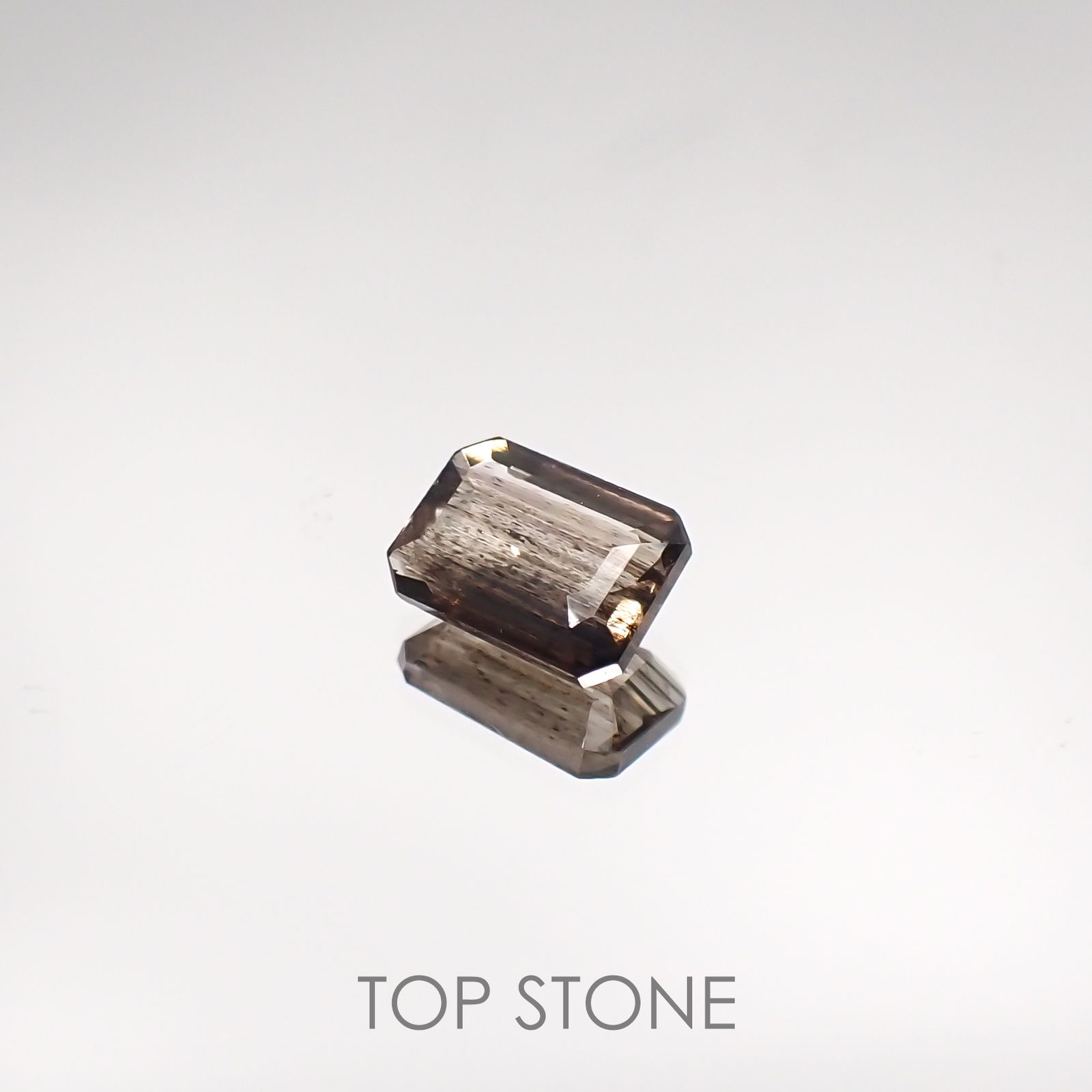 レインボースキャポライト ブラジル産 ルース 0.84ct[210711527]6.9×4.9mm前後