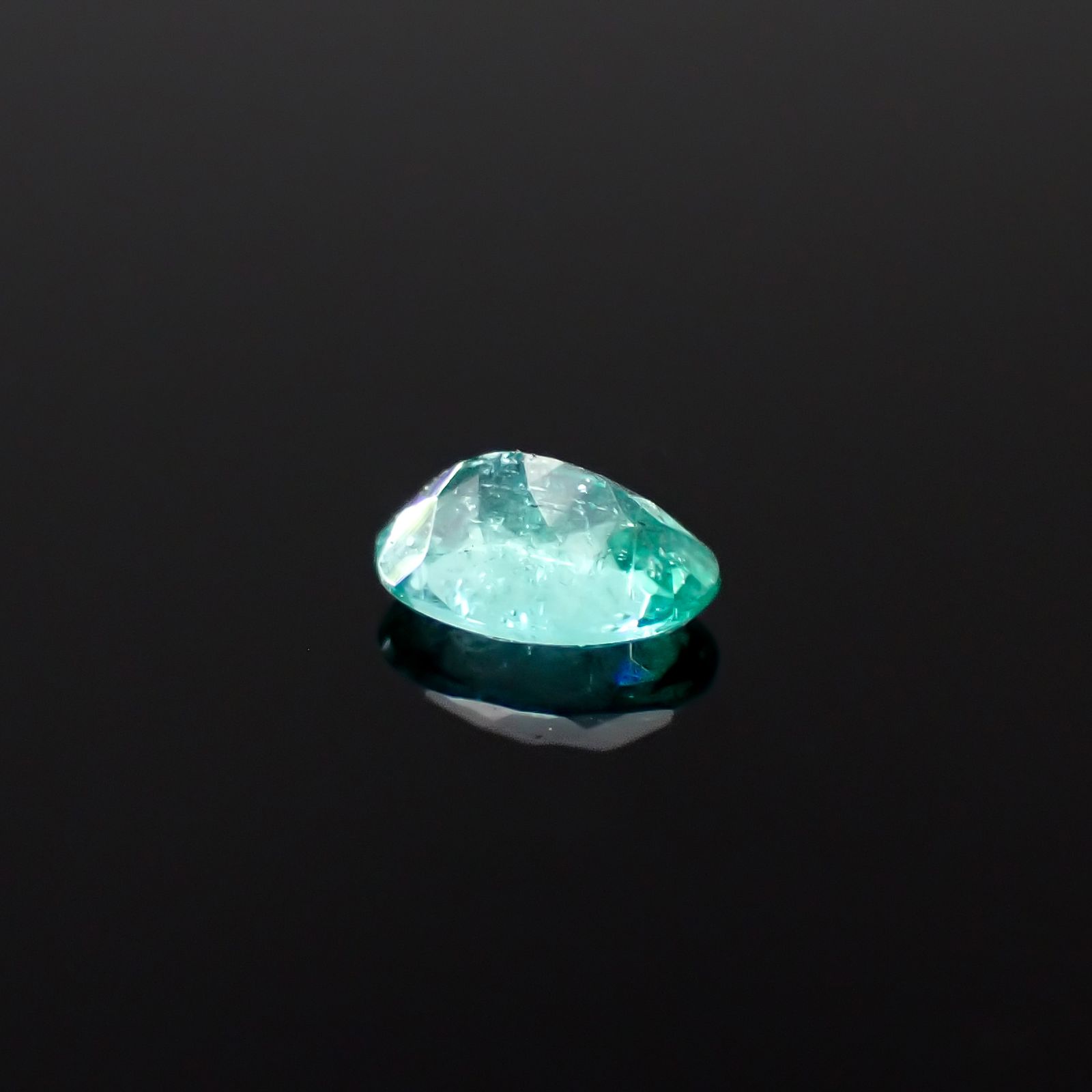 パライバトルマリン ブラジル・パライバ州バターリャ鉱山産 0.26ct[240928740]4.9x3.6mm前後
