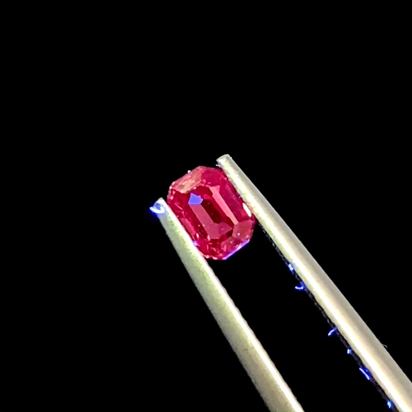 ルビー(宝石名ルビー)タンザニア産 識別済 0.33ct / 4.4x3mm前後