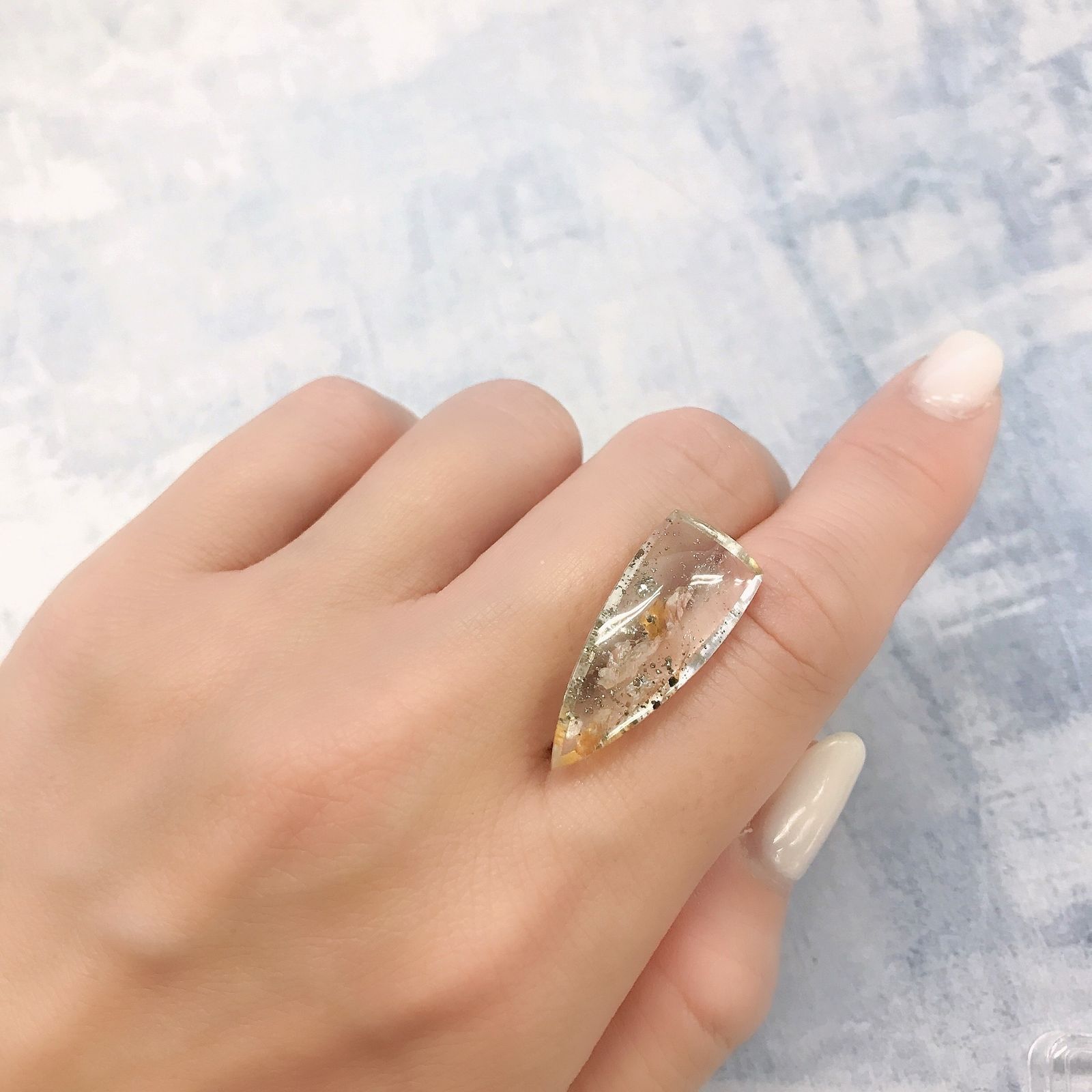 ◇カスタムカット◇パイライトインクォーツ  ブラジル産 12.65ct[220616630]27.3x11.2mm前後