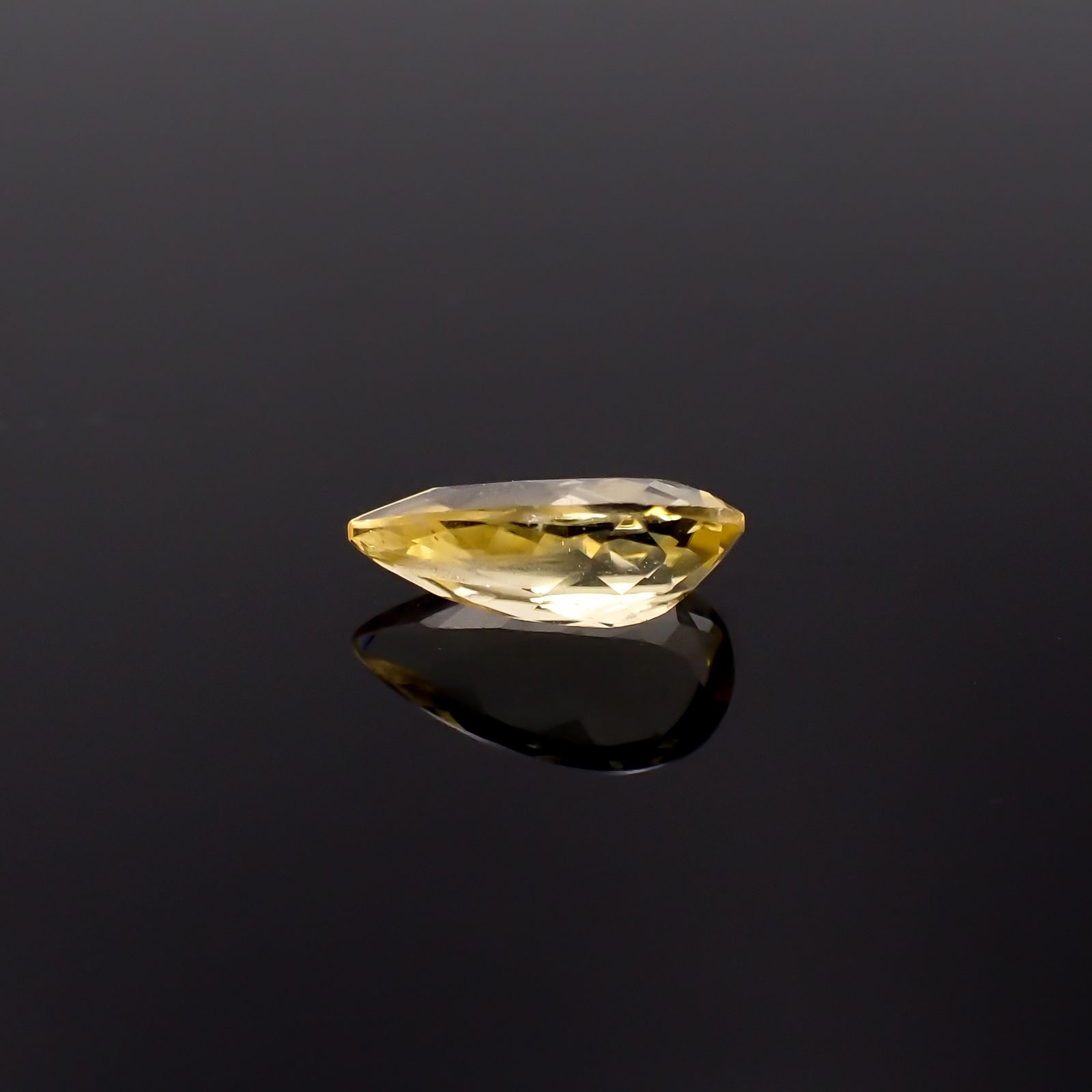 コンドロダイト(宝石名コンドロダイト)タンザニア産 0.897ct ソ付(彩珠)[231225227]8.7x5mm前後