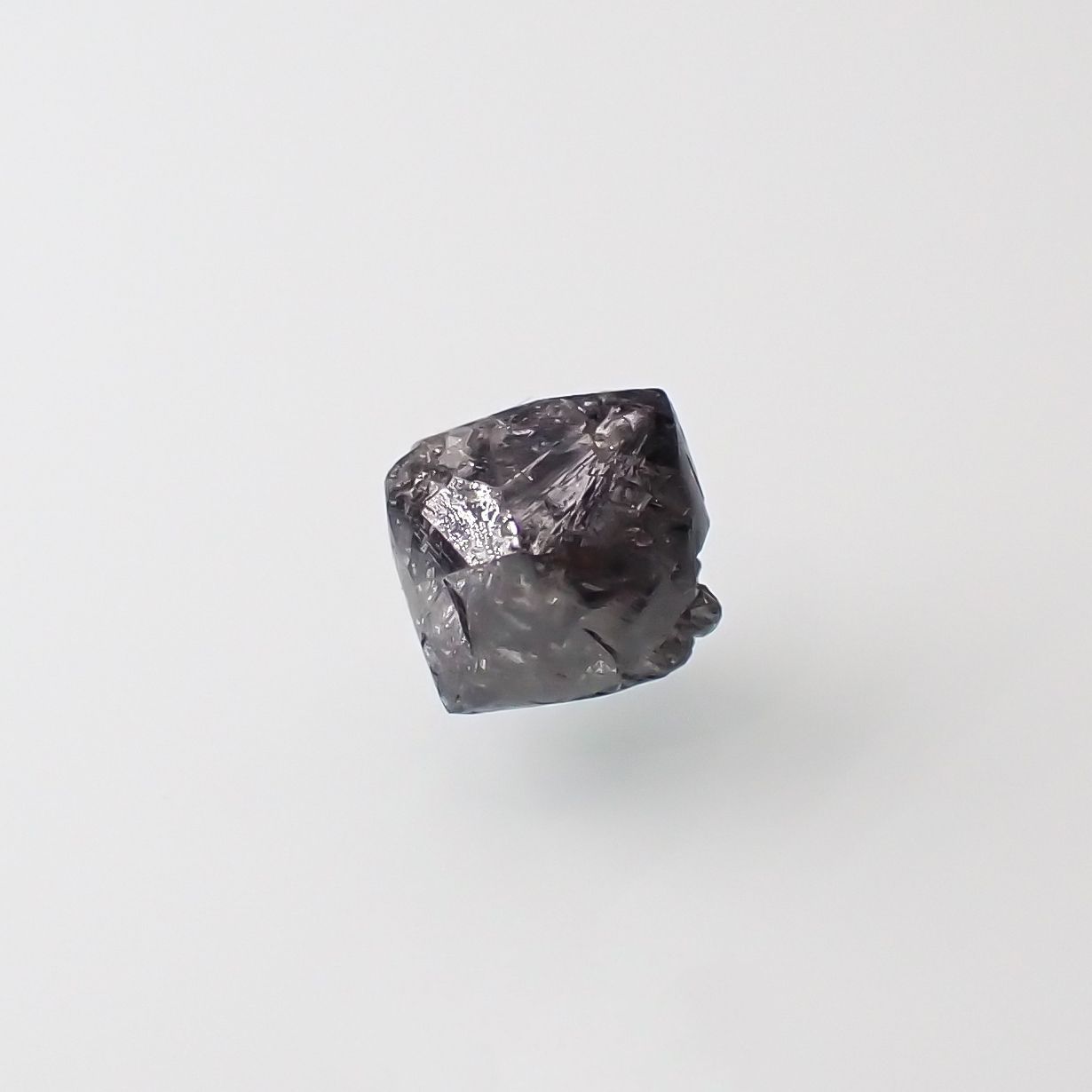 ブラックダイヤモンド 原石 0.51ct[220515833]4.4x4.3mm前後 | TOP STONE(トップストーン)