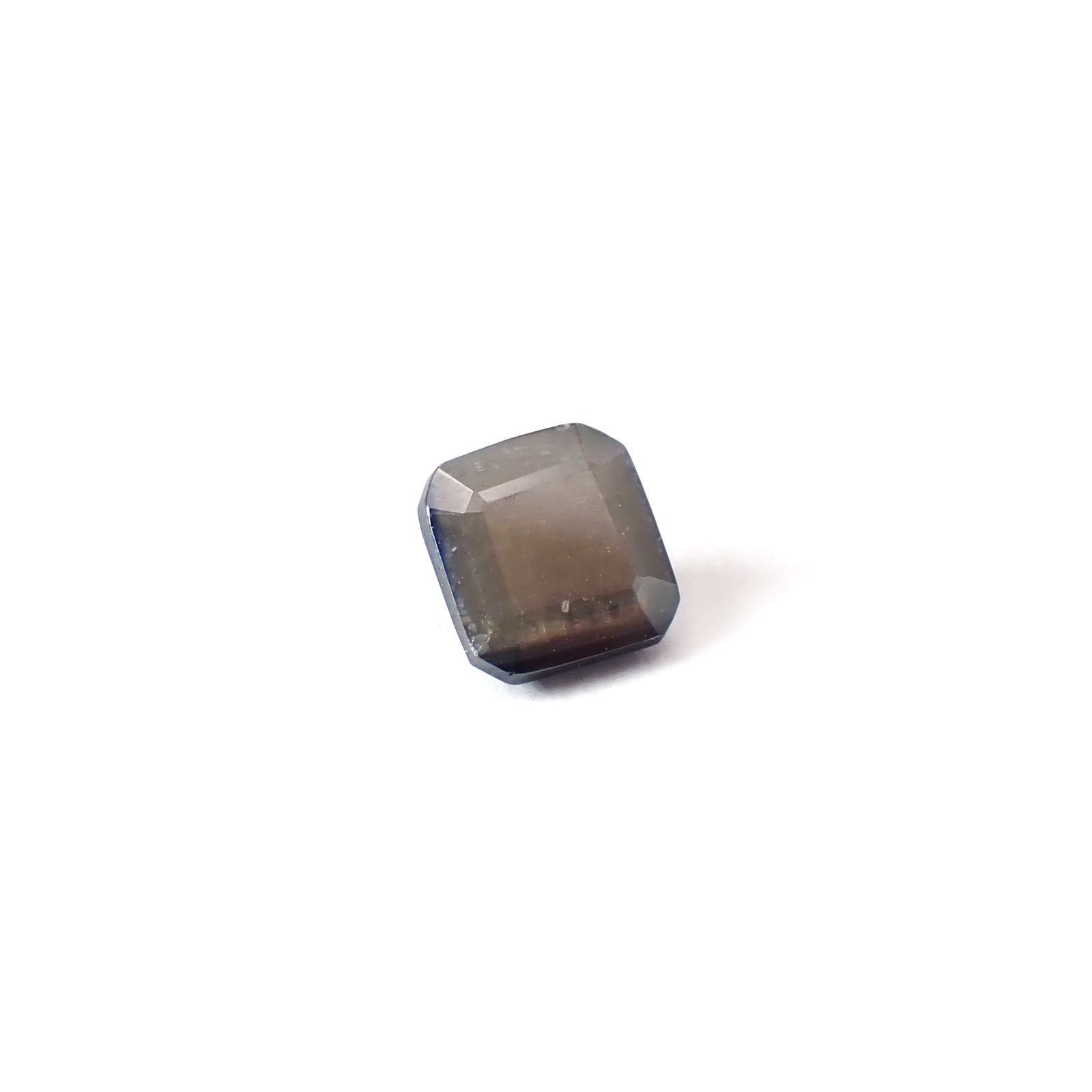 アナテース(宝石名アナテース)ノルウェー産 ソ付(日独) 0.437ct / 4.09x3.99mm前後 [260432069]