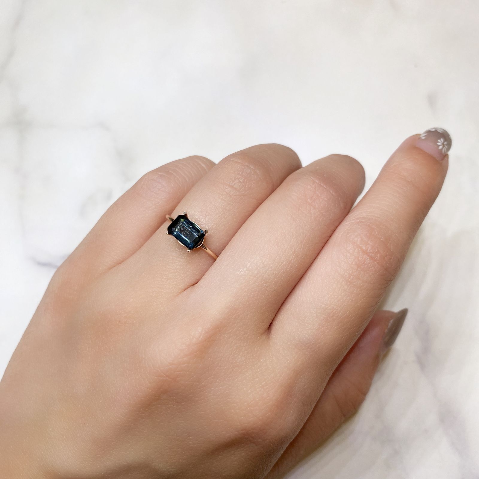 ブルートルマリン(宝石名ブルー・トルマリン) ナイジェリア/ブラジル産 1.13ct 識別済[211013593]7.4×5mm前後