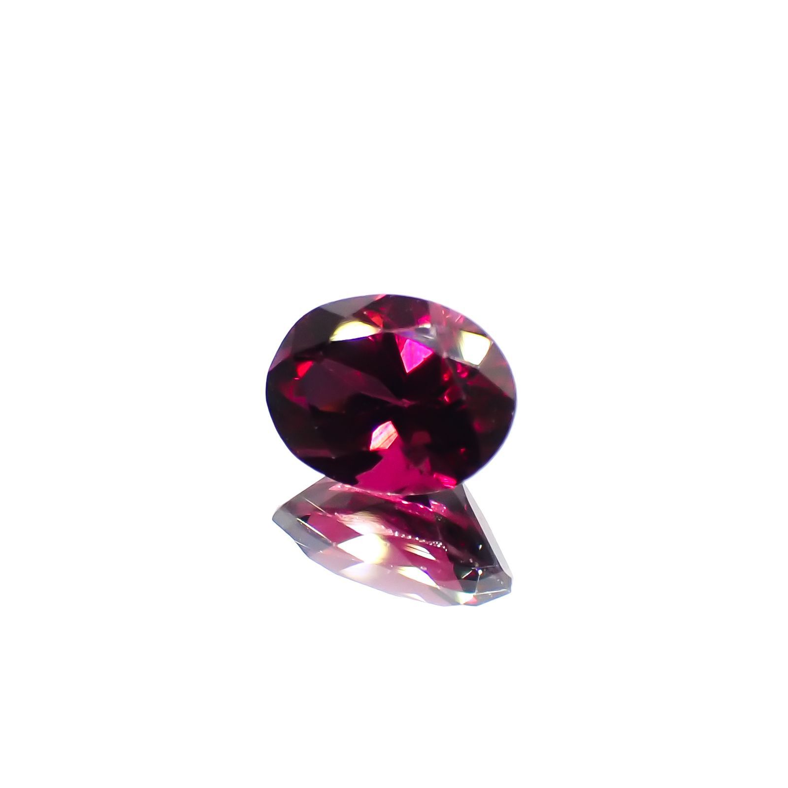 ロードライトガーネット(宝石名ロードライト・ガーネット)ブラジル産 1.87ct 識別済[220717060]8.2x6.2mm前後