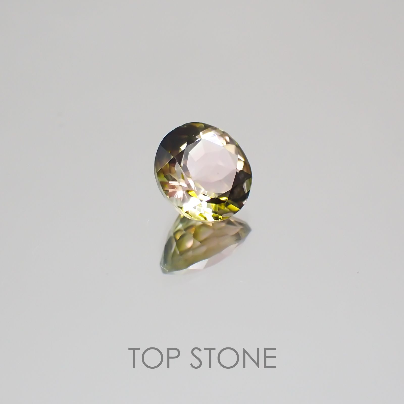 バイカラートルマリン ブラジル産 ルース 0.84ct[20128999]5.9×5.9mm前後