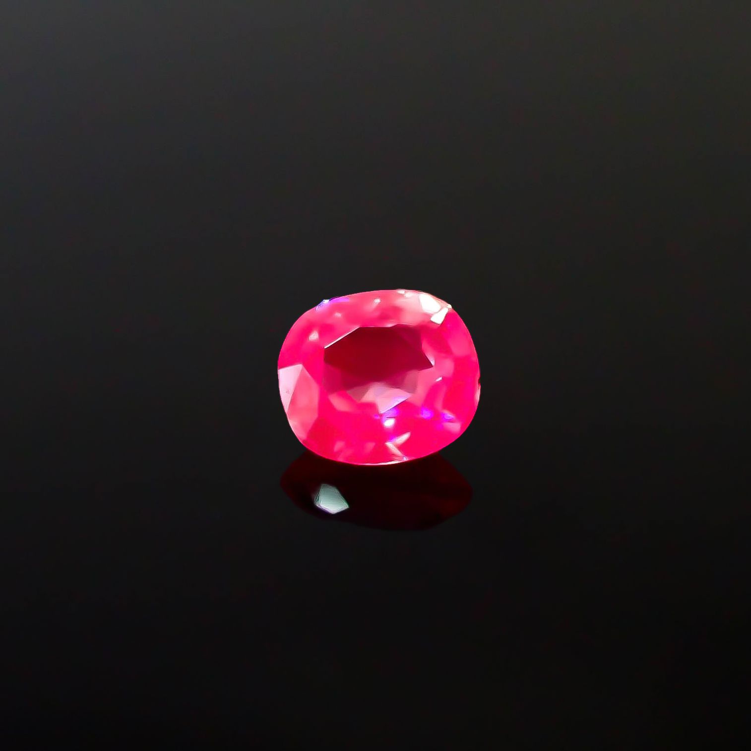 シルキーピンクサファイア 非加熱 ベトナム産 0.40ct [250330061]4.4x3.6mm前後