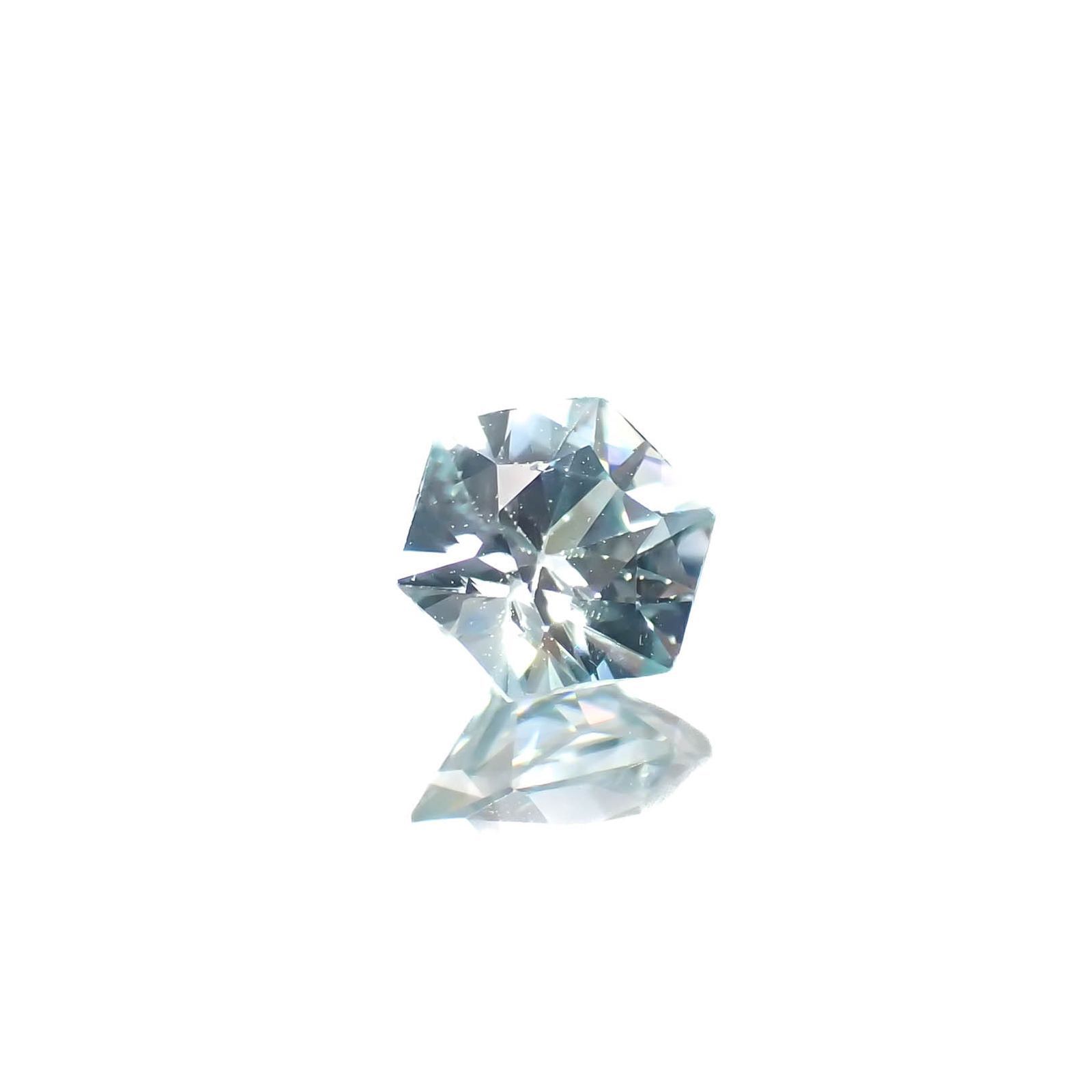 ◇ヘキサゴンカット◇アイスブルージルコン(宝石名ジルコン)カンボジア産 0.76ct 識別済[230320854]4.8x4.8mm前後