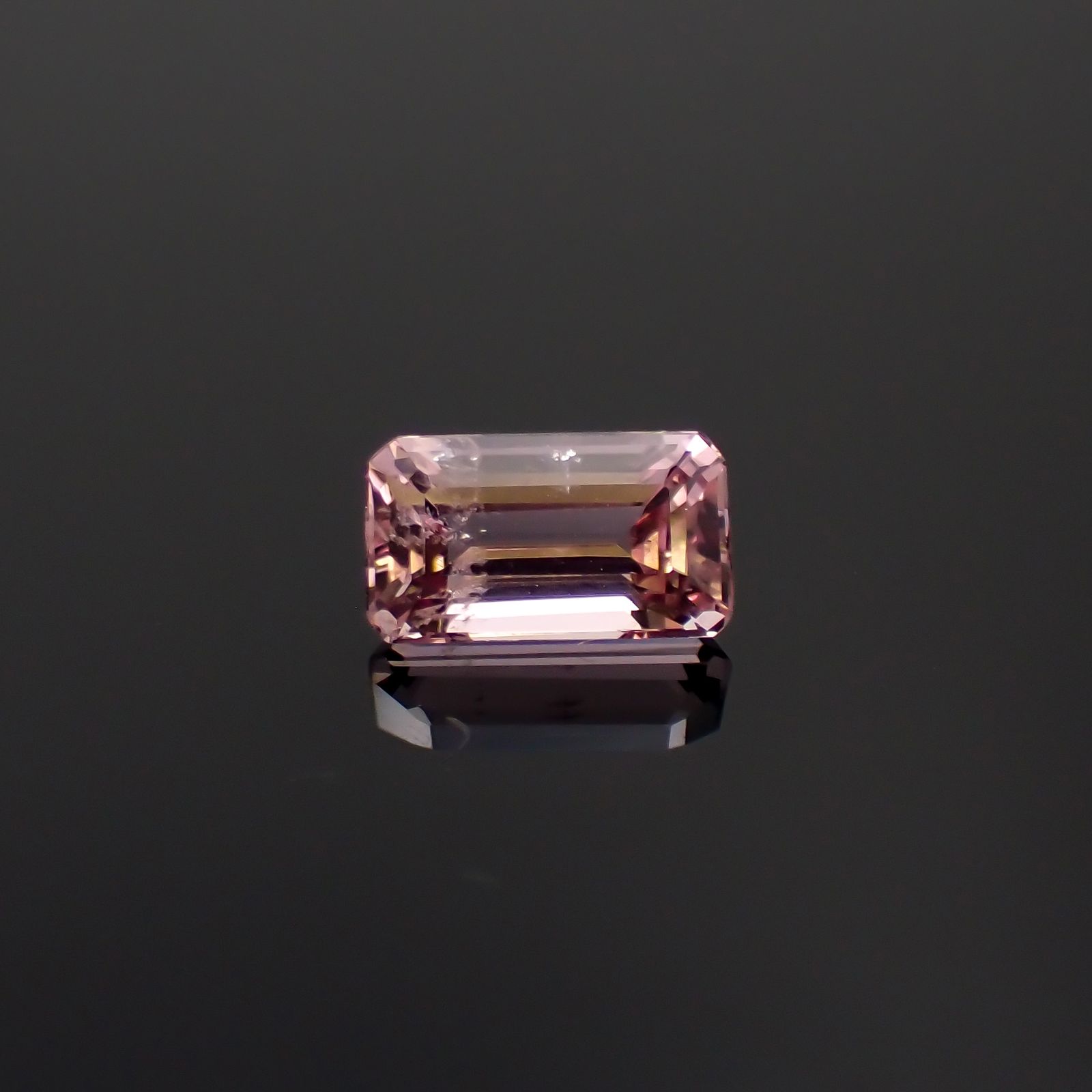 モルガナイト(宝石名モルガナイト)ナイジェリア産 1.41ct 識別済[231124113]8.6x5.1mm前後