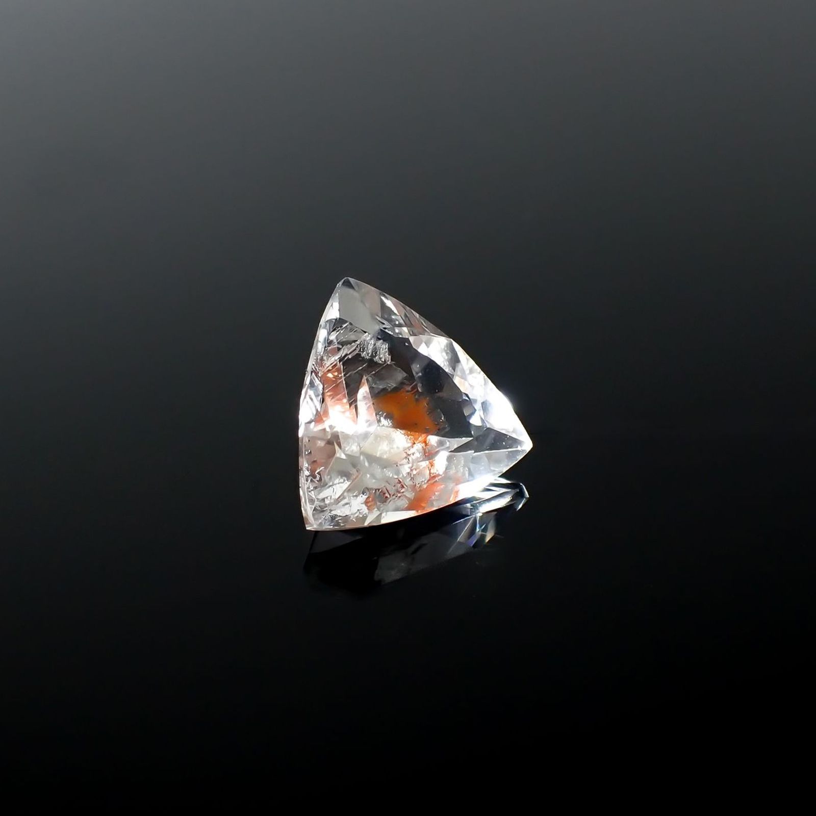 オーロラクォーツ ブラジル産 4.77ct / 12.1x12.1mm前後 [240225904]