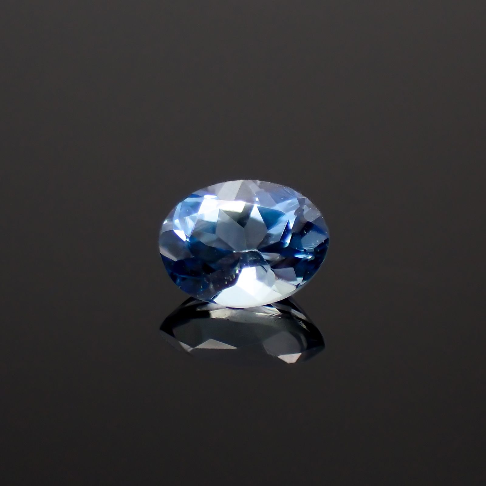 サンタマリアアクアマリン ブラジル産 0.17ct[230923518]4.1x3.1mm前後