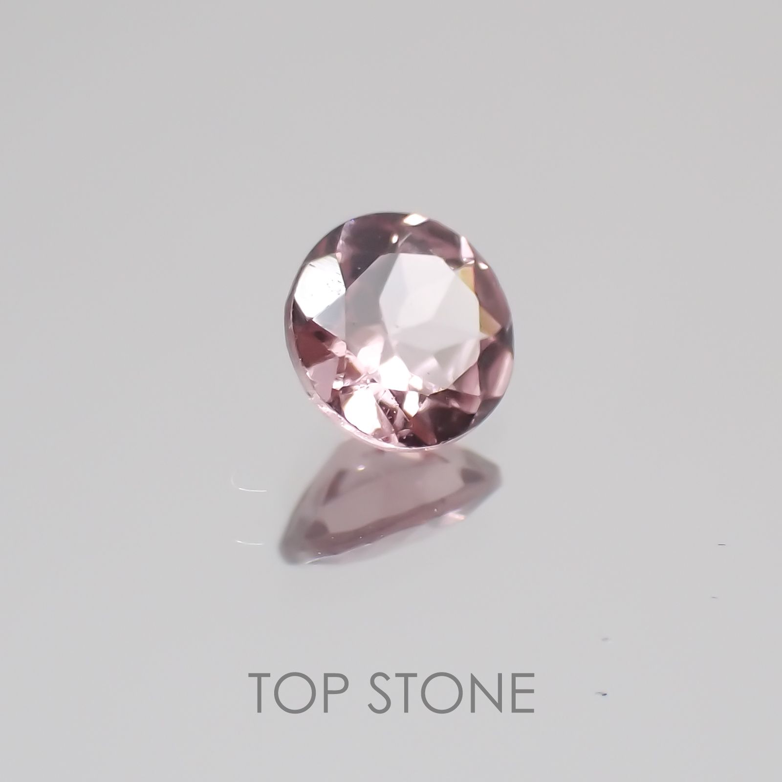 マラヤガーネット タンザニア産 ルース 0.26ct[21019368]3.9×3.9mm前後