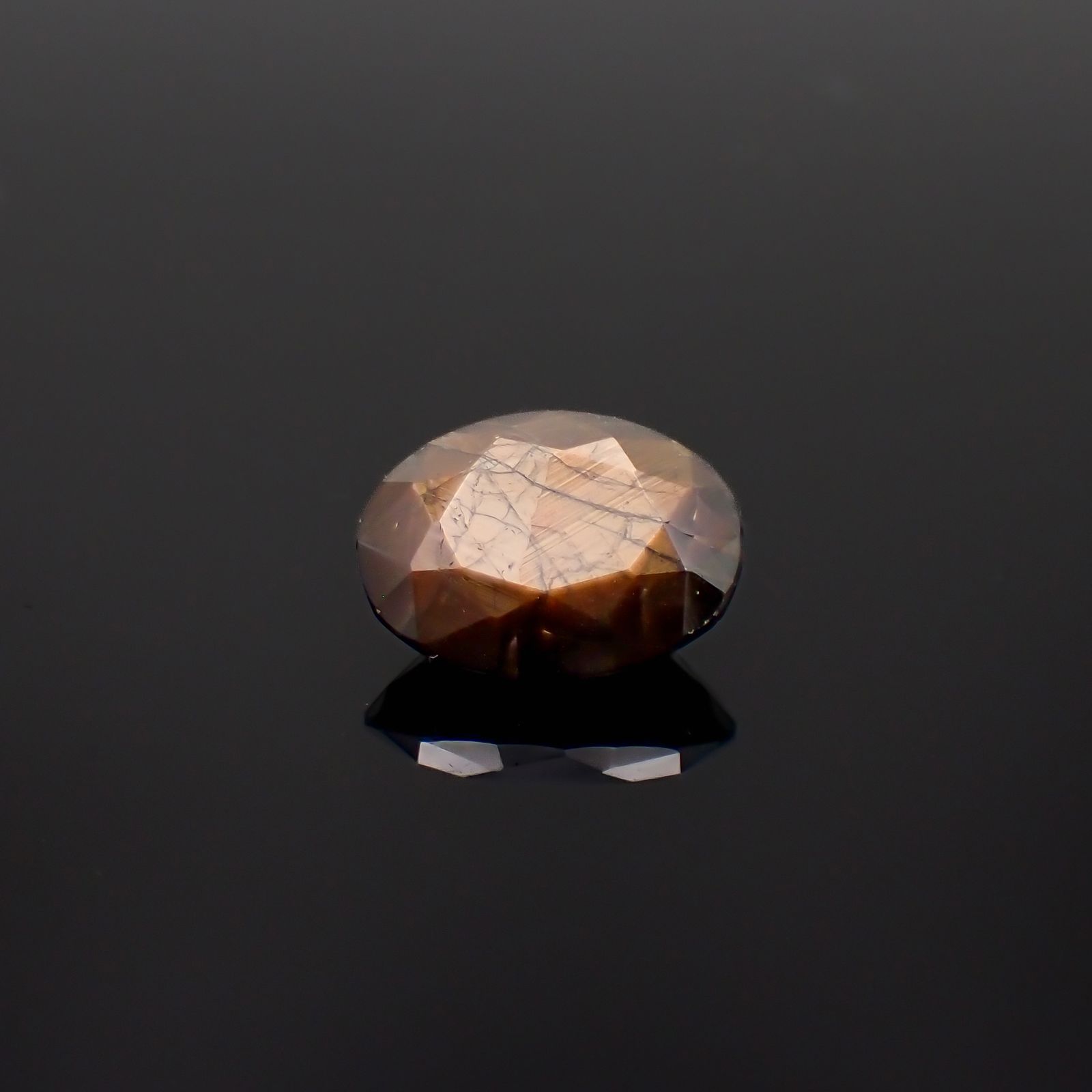 ゴールドシーンサファイア非加熱 ケニア産 7.09ct[230321337]13x10.2mm前後